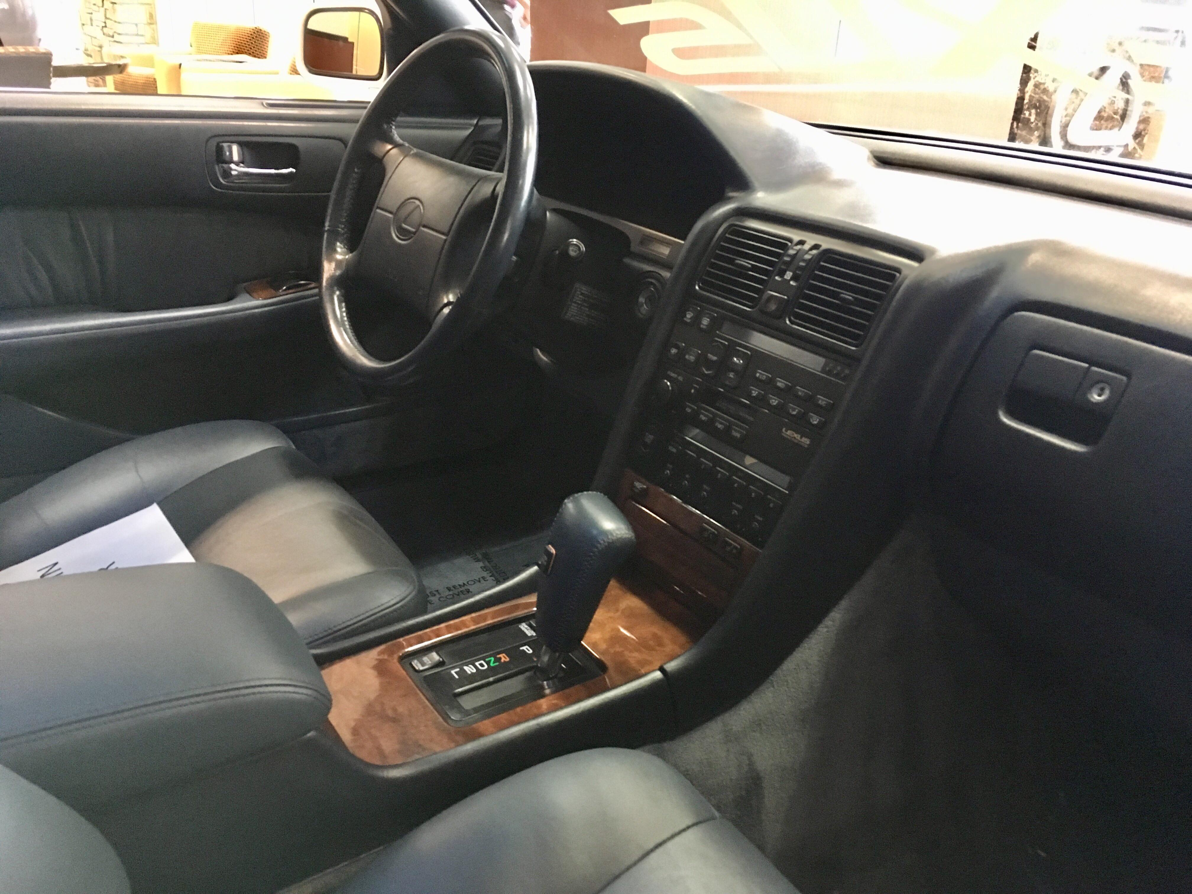 Ls400 Vip Table Here’s the interior of that pristine LS400 | Scrolller