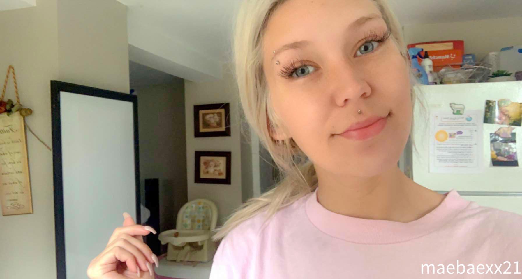 Hey! I’m Mae, Mom of 2!😇💗 Daily Toker 💨 | Scrolller