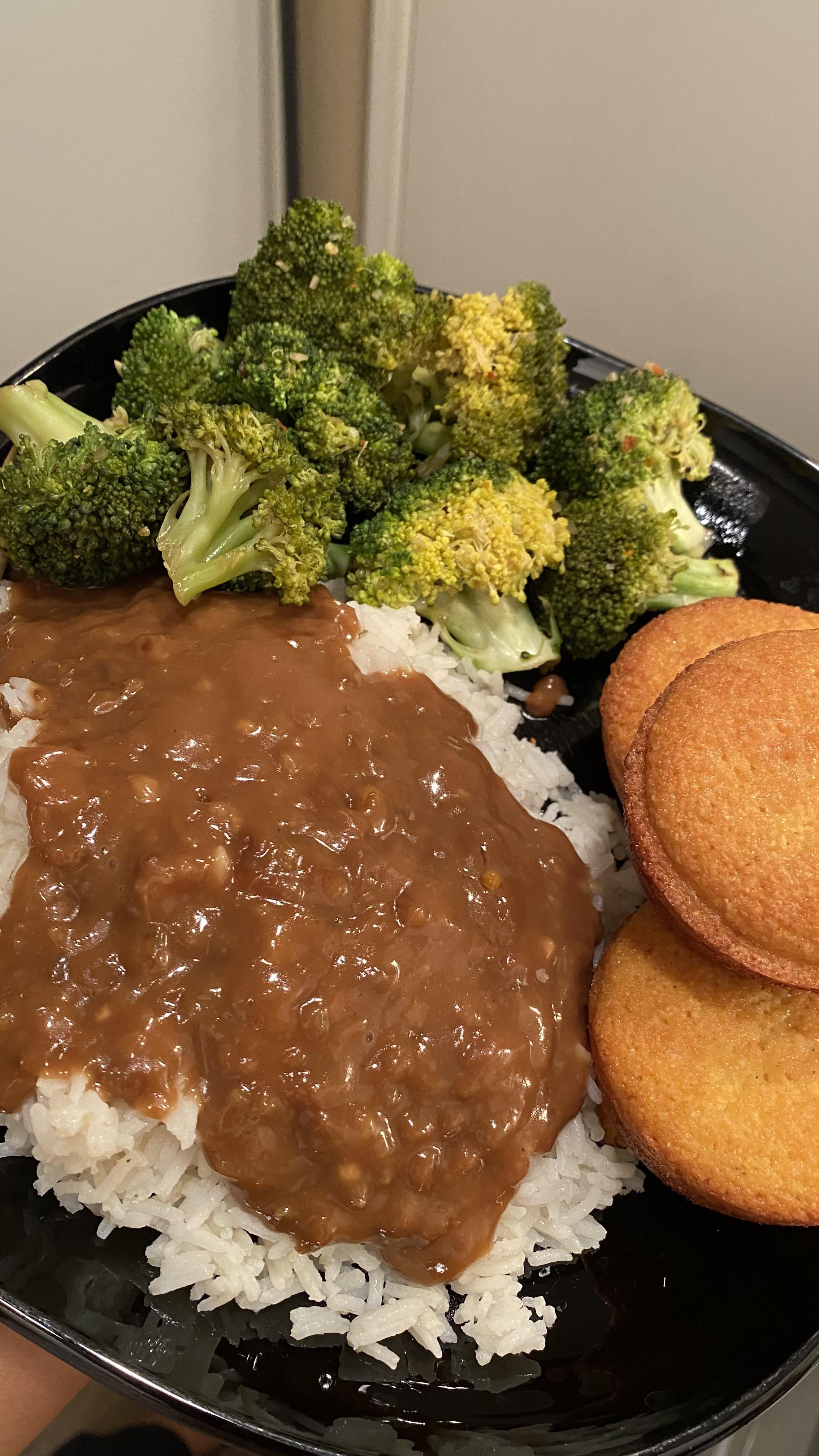 [homemade] basmati rice with onion gravy, pan steamed broccoli and