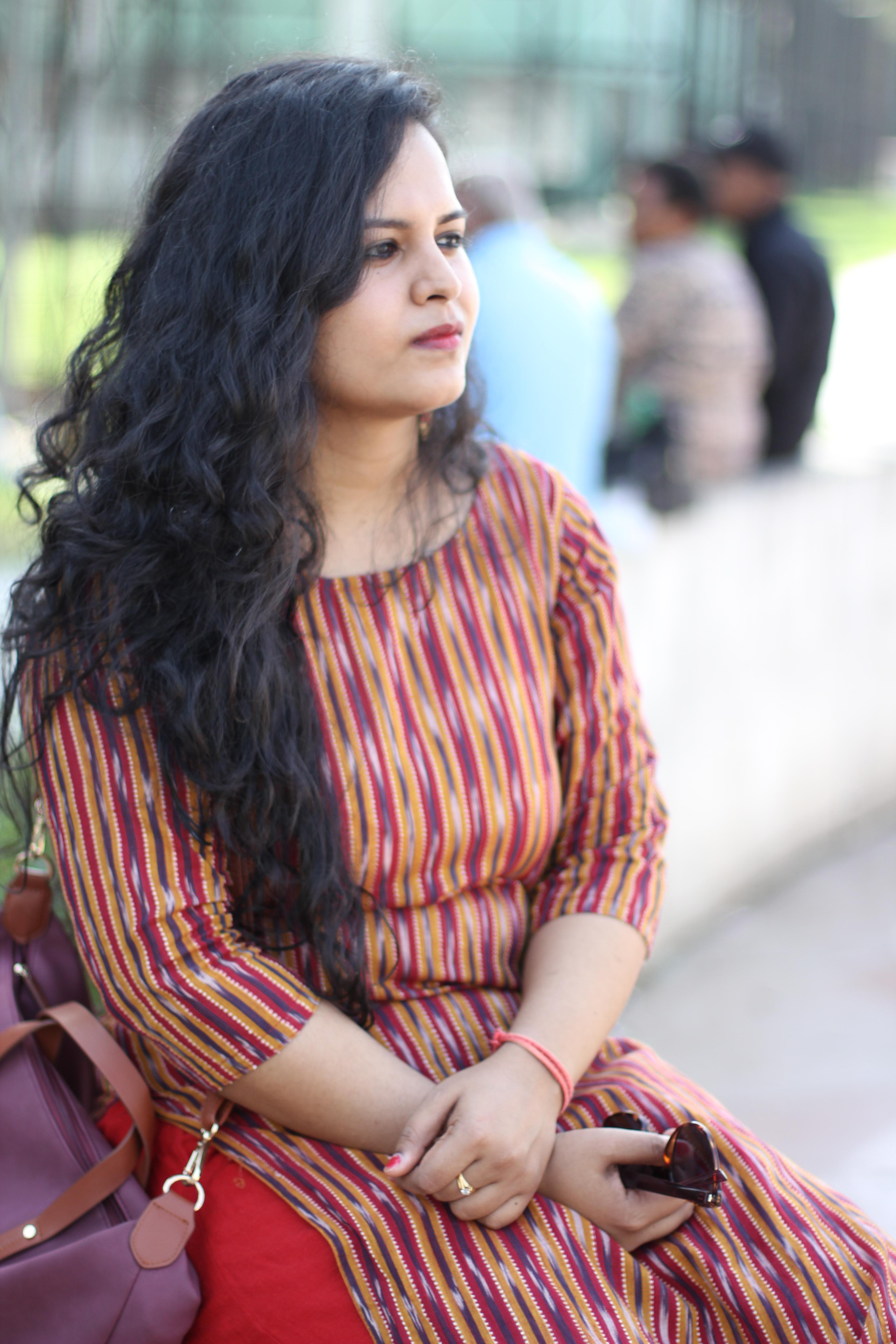 Hot busty desi didi, Kaun Iske muh Mai lode daalega, comment dirty to
