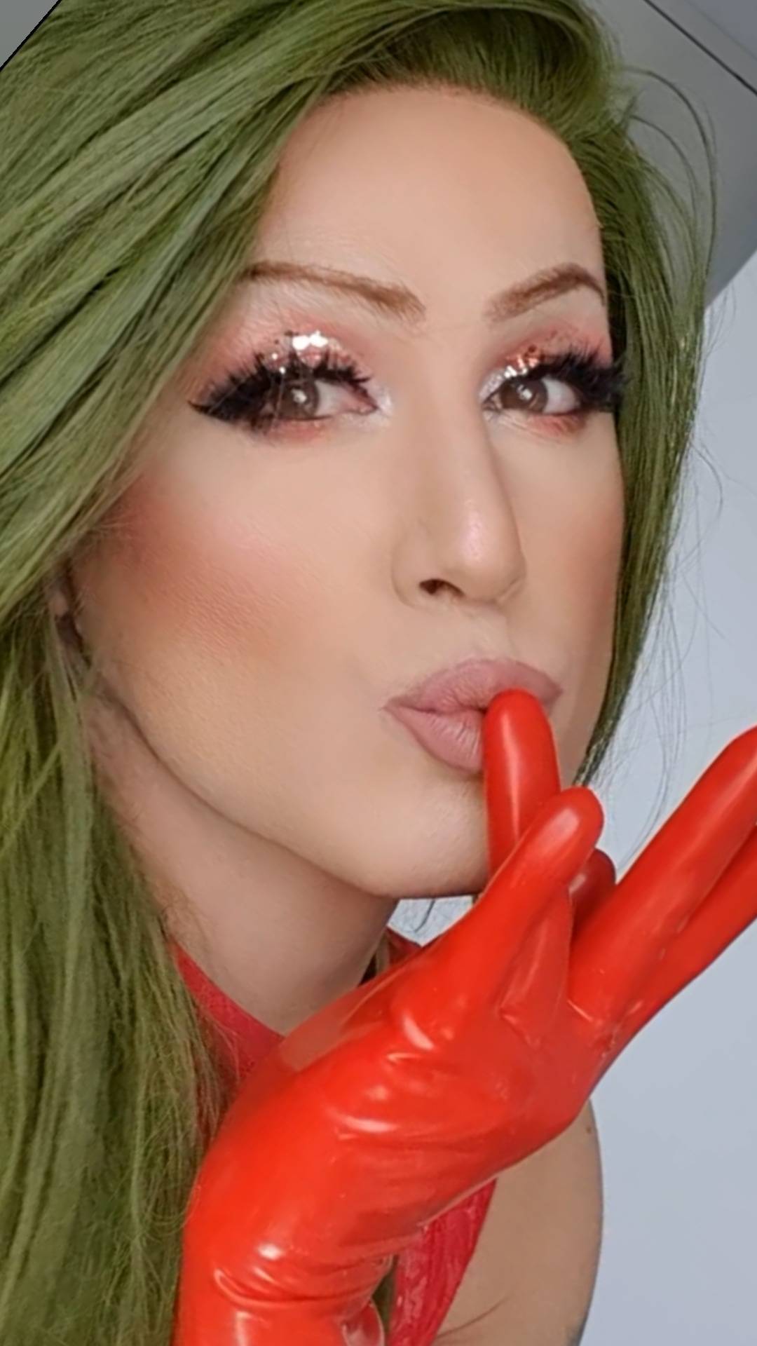 how-many-fingers-can-you-handle-scrolller