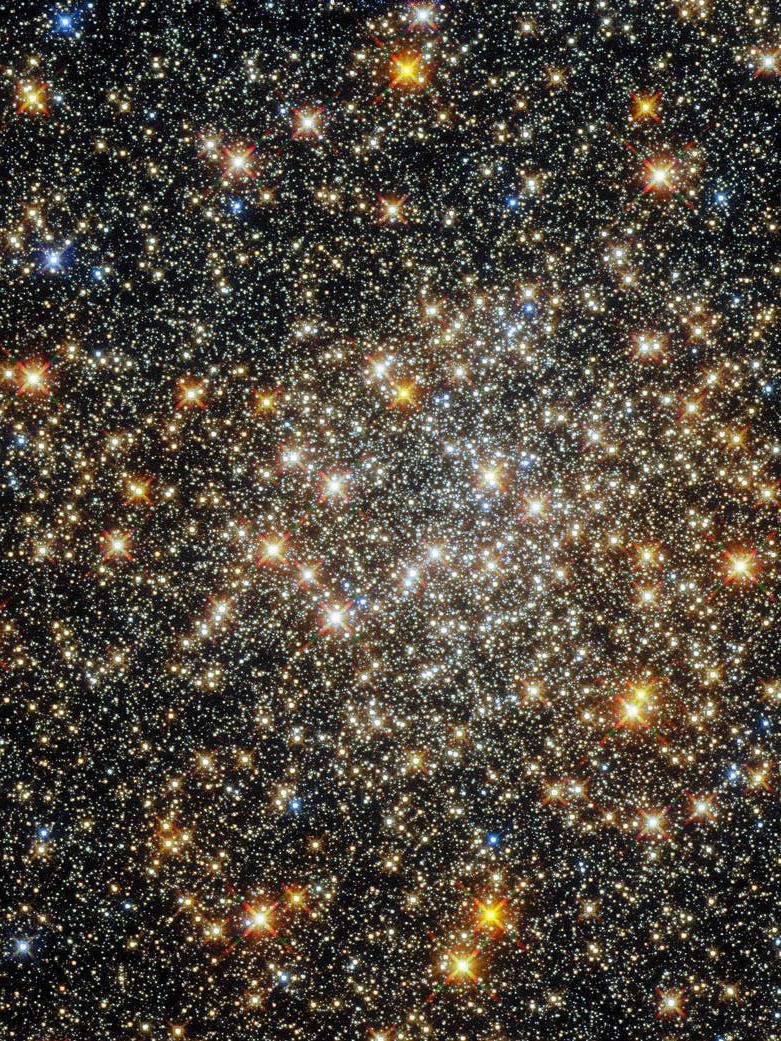 Hubble Captures A Cluster In The Heart Of The Milky Way This