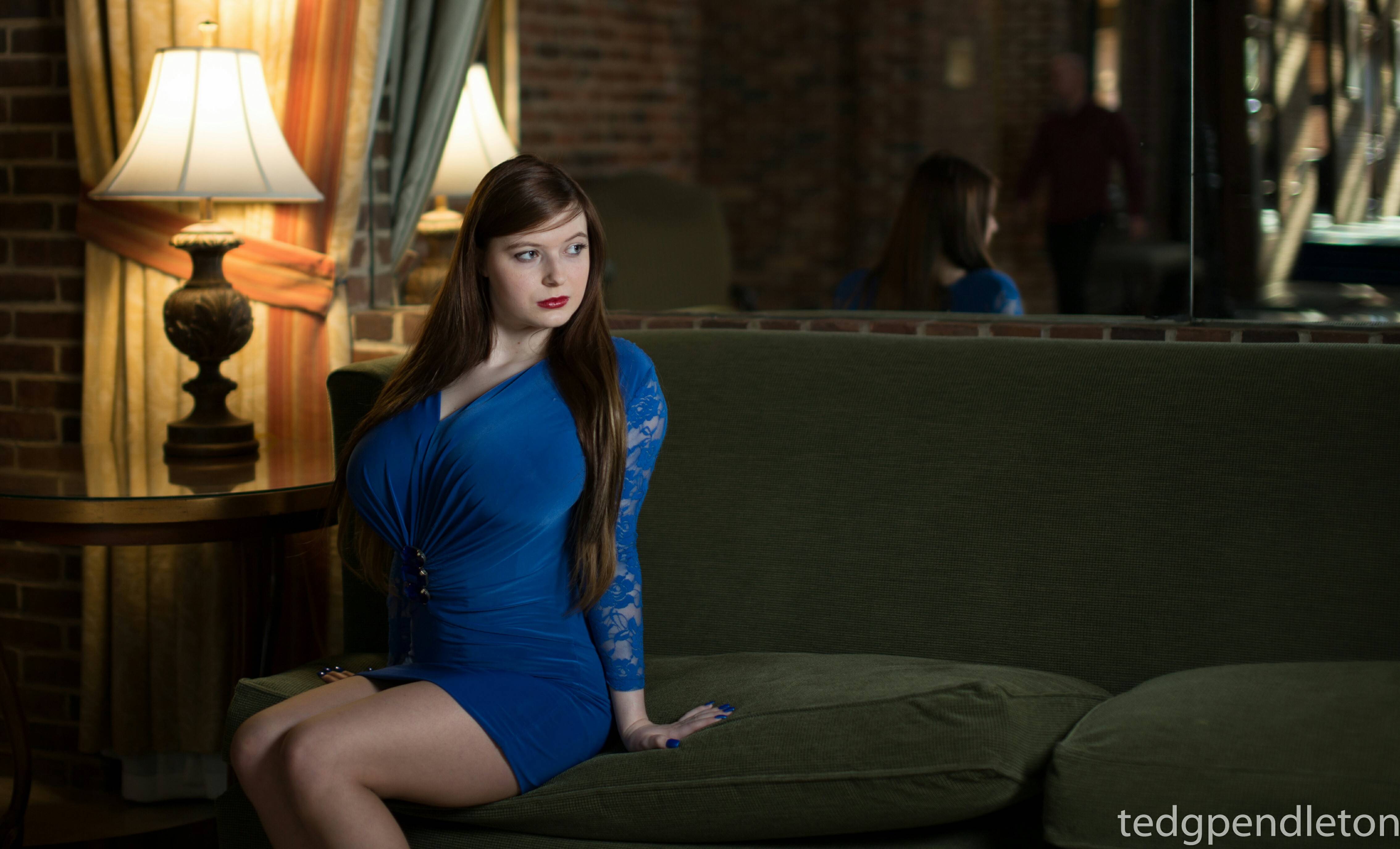 I had a photoshoot with Amanda Love from Cosmid this weekend. Her dress