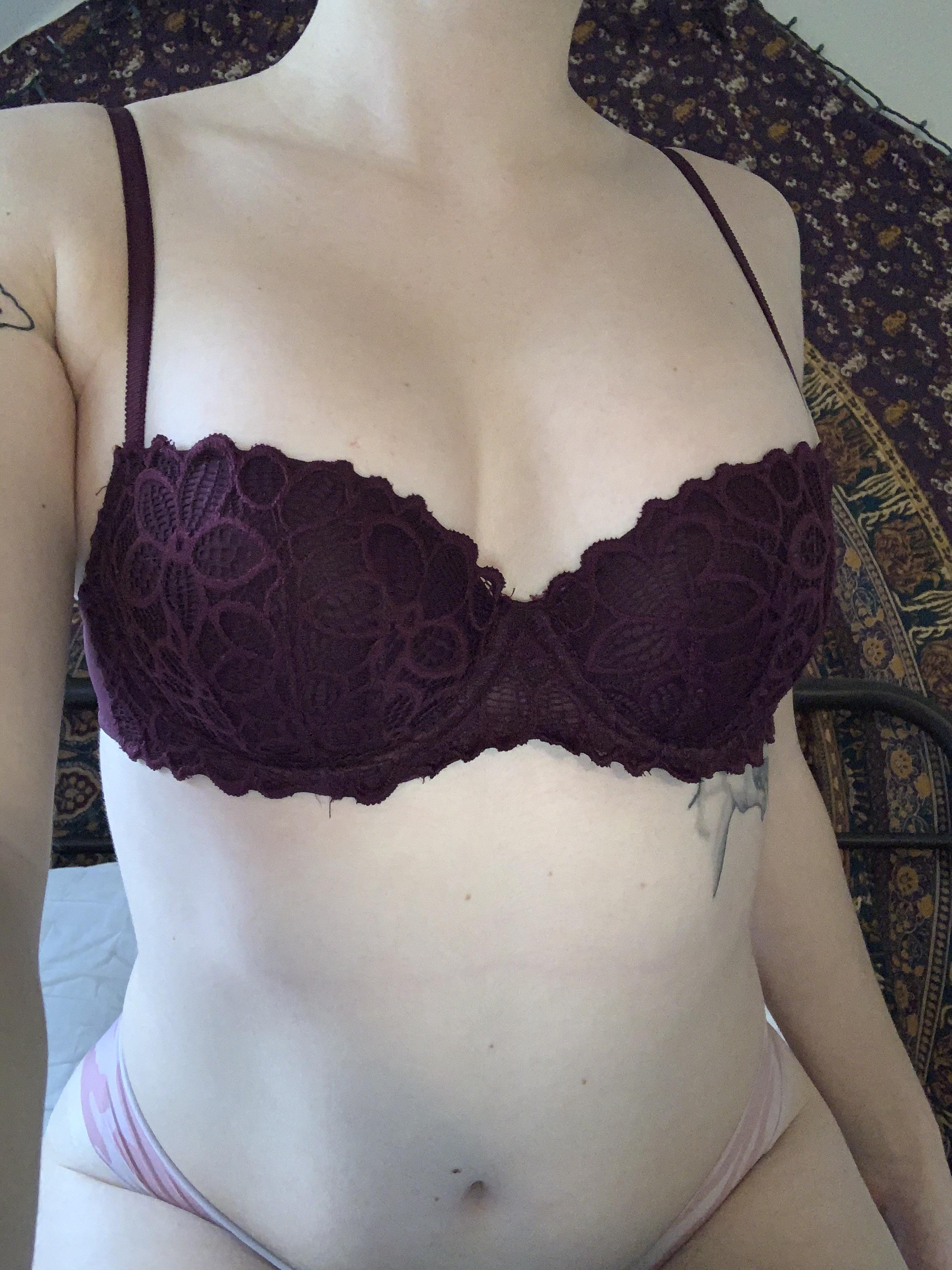 I Have Small Perky Boobs But This Bra Makes Them Look Scrolller