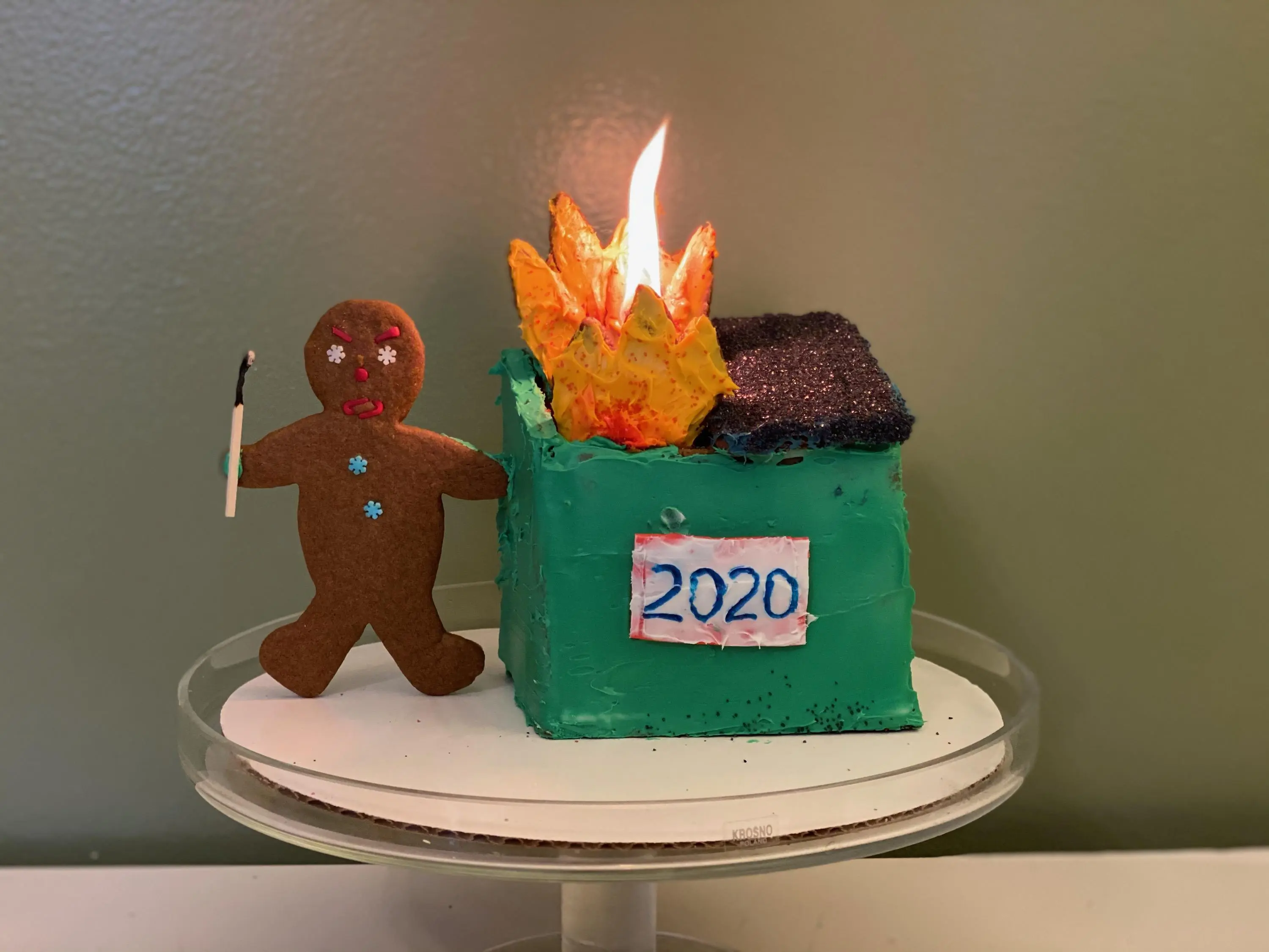 Gingerbread Fire I tried to make my first gingerbread house but like everything else ...