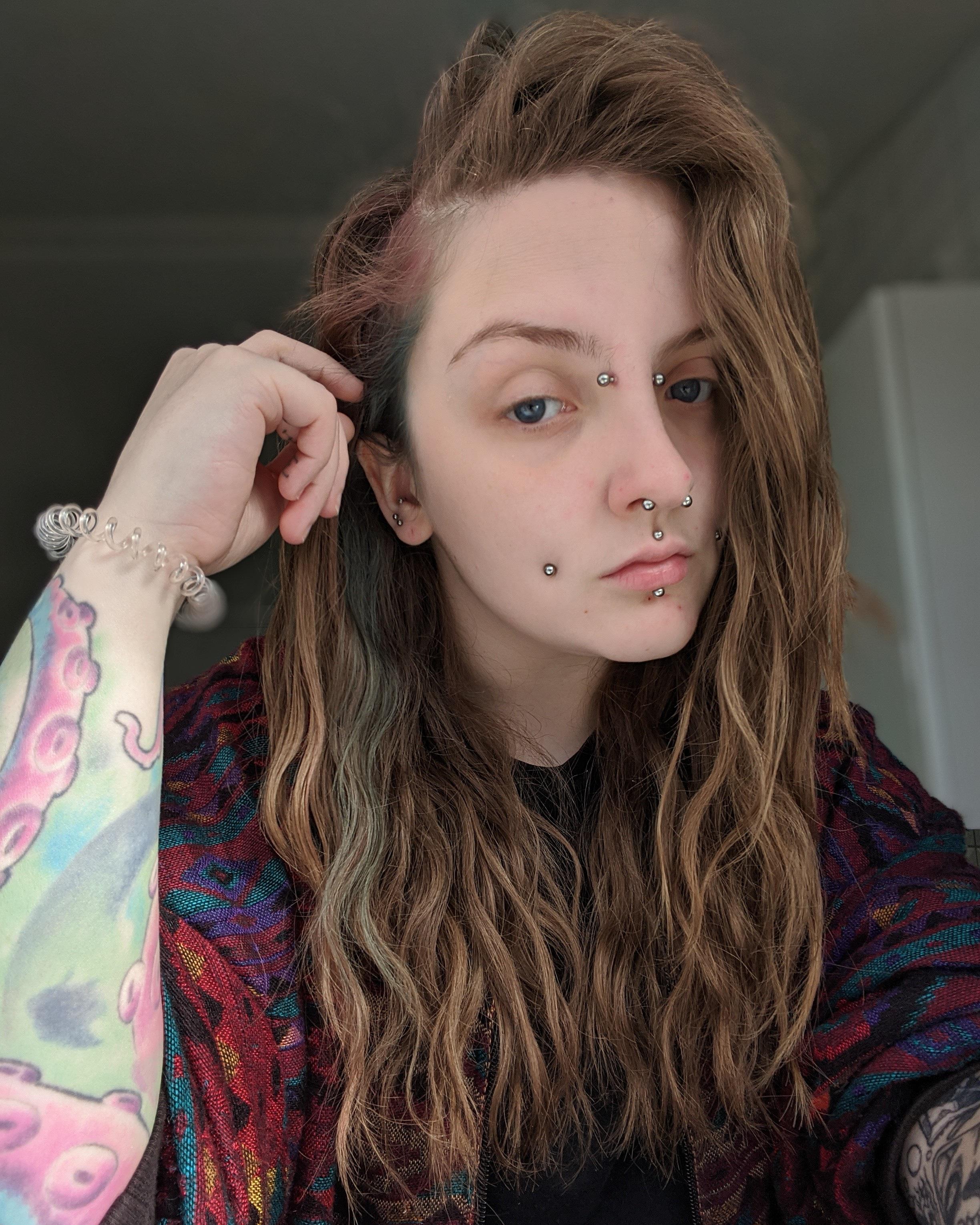 I want a bridle bar going across some high nostril piercings time to