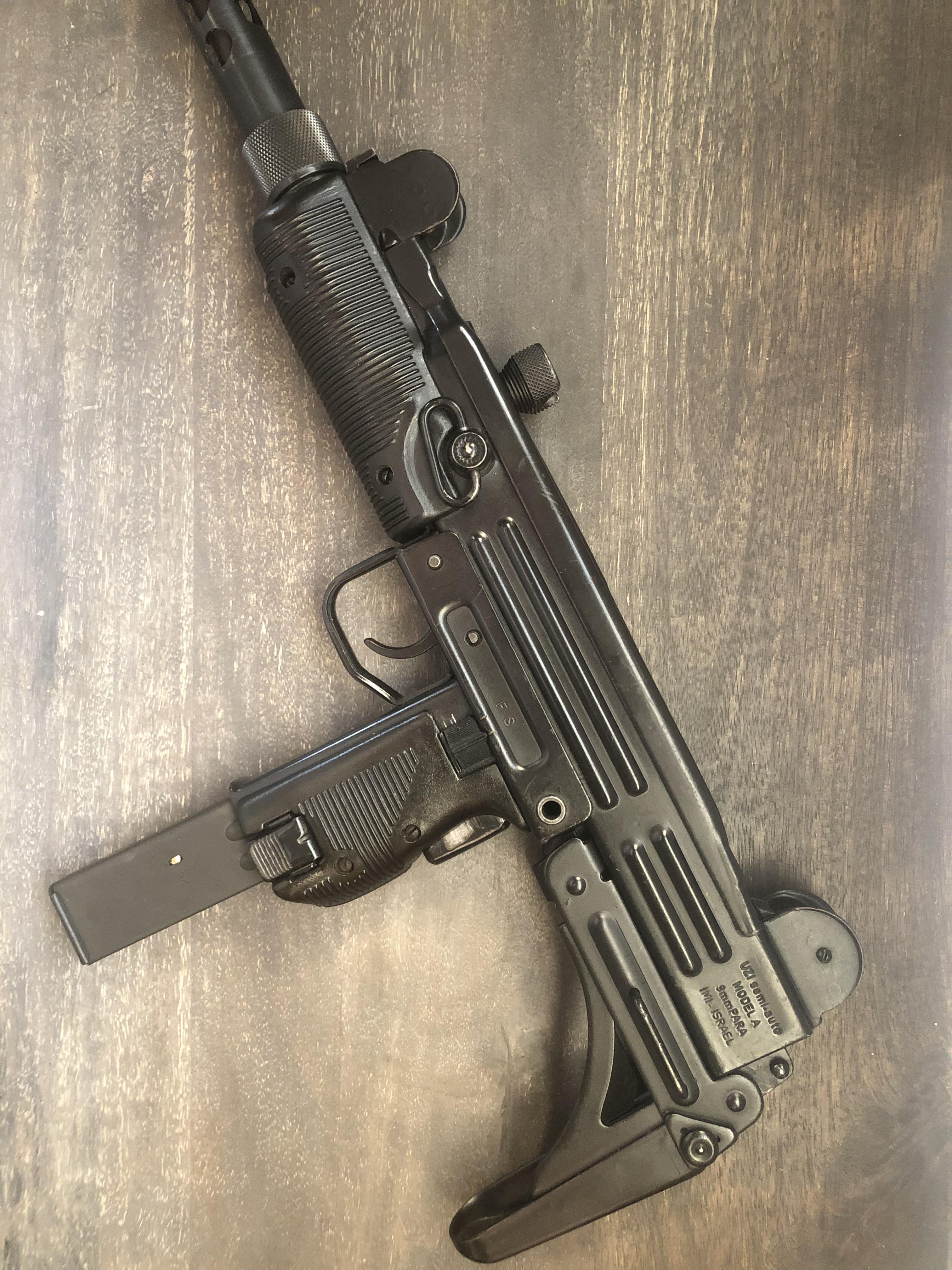 IMI Model A Uzi. Scrolller