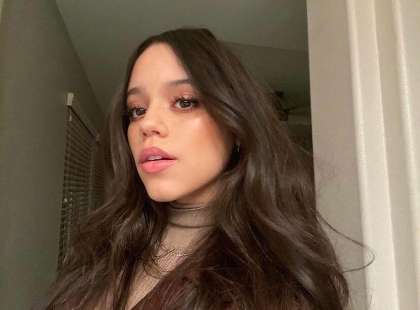 Jenna Ortega Needs A Blowbang Scrolller