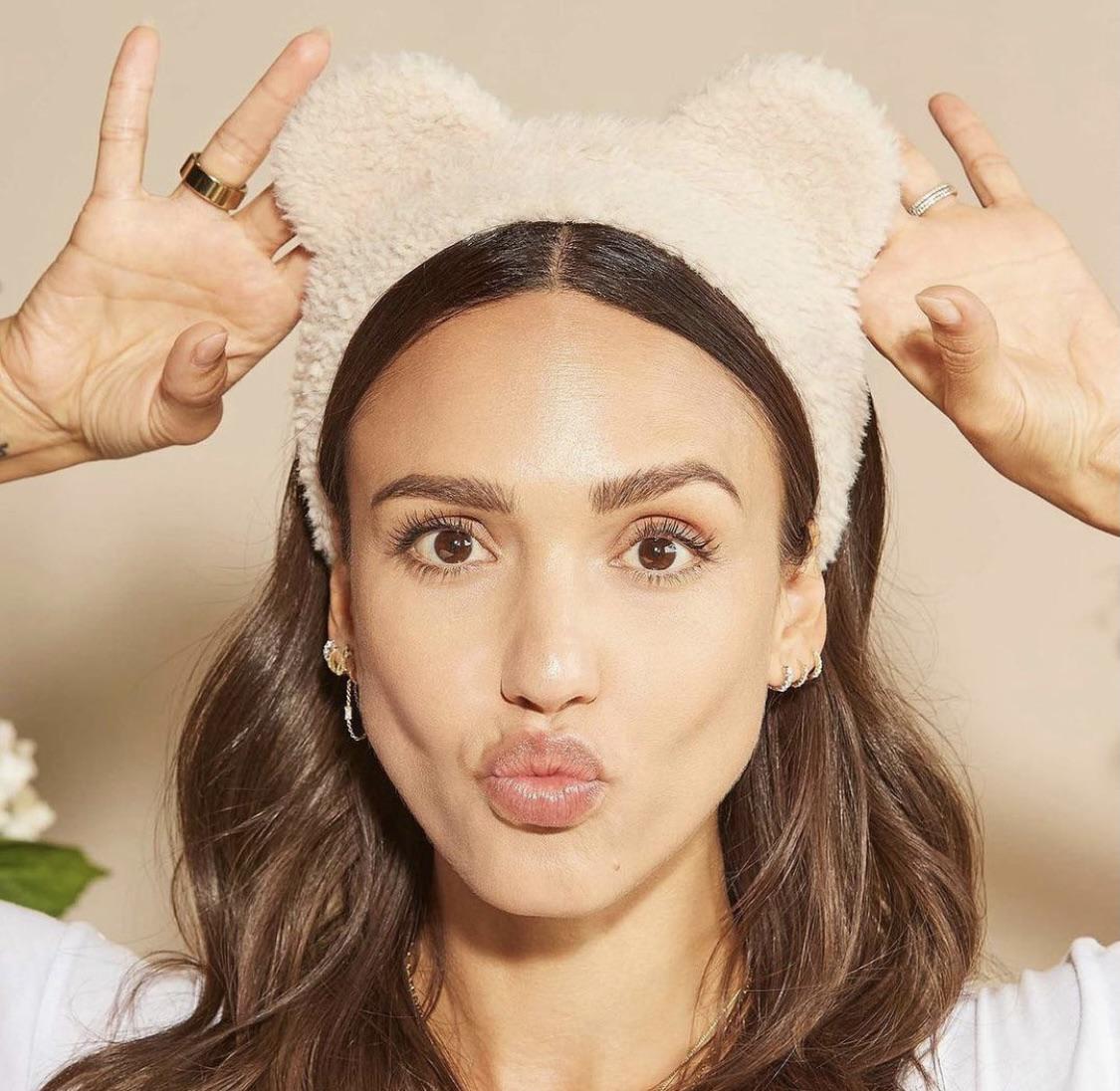 Jessica Alba has perfect dick sucking lips | Scrolller