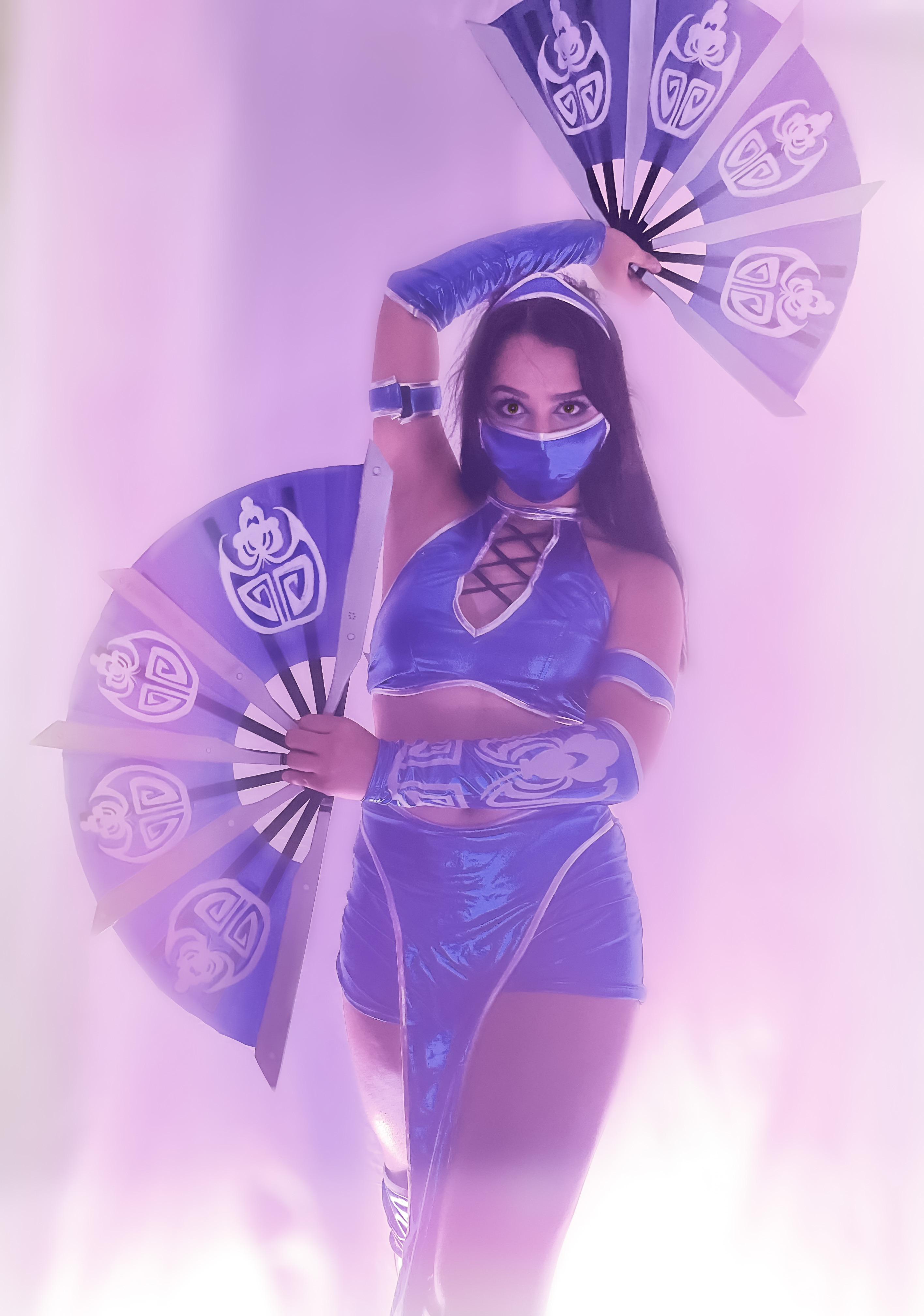 Latina Scrolller - 0jb3zmw