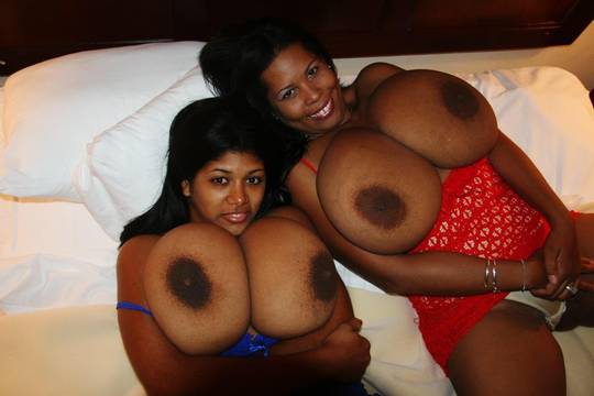 Katta kokraklar porno onlayn Yubka ostidagi mushuklarning samimiy fotosuratlari