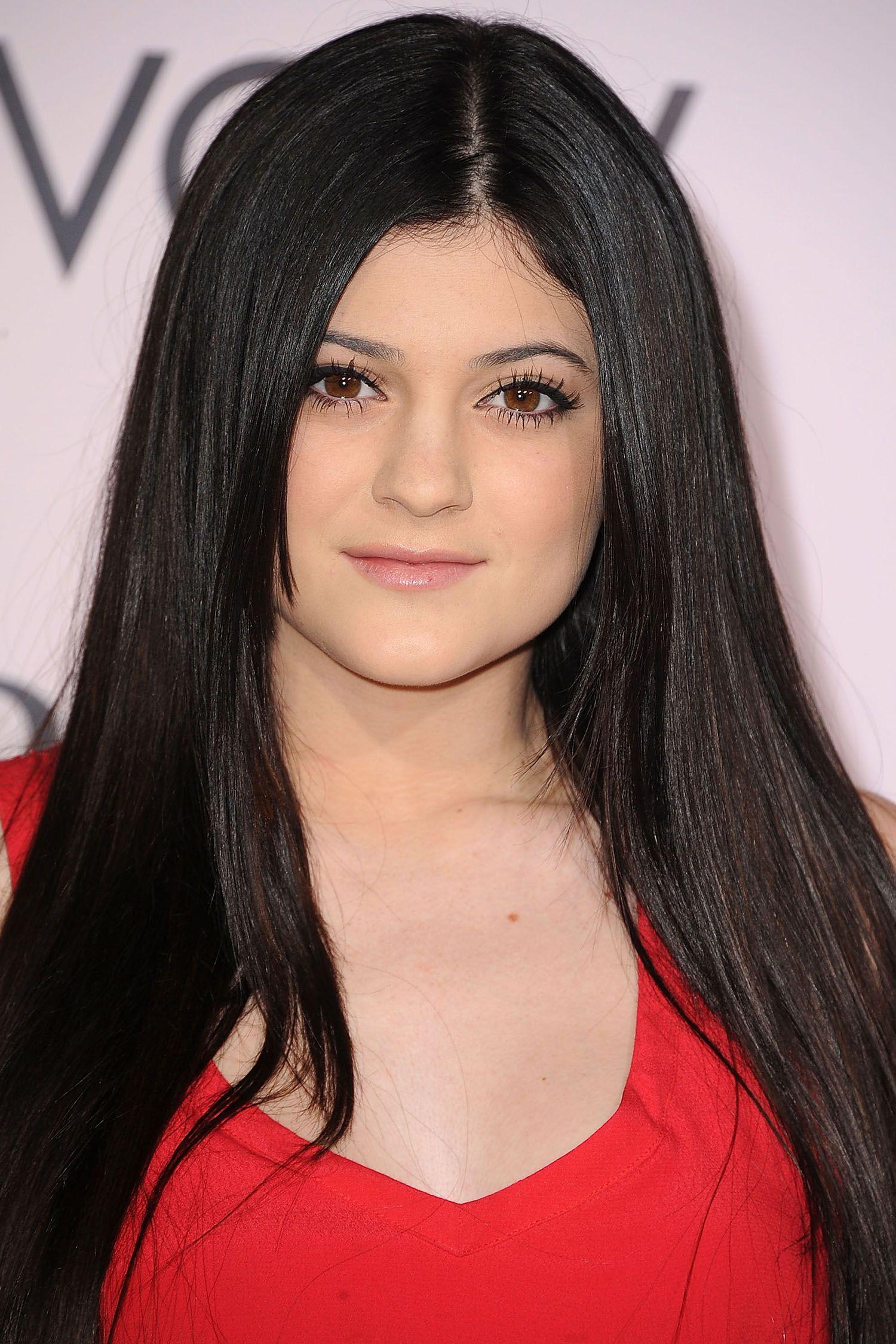 KYLIE JENNER Scrolller