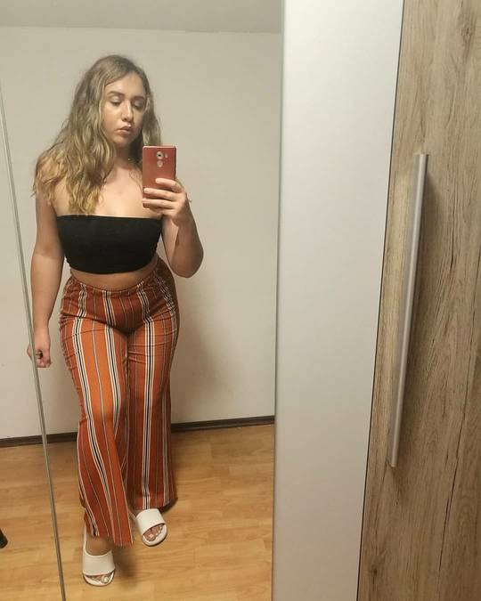 White girl impaled by massive bbc | Scrolller