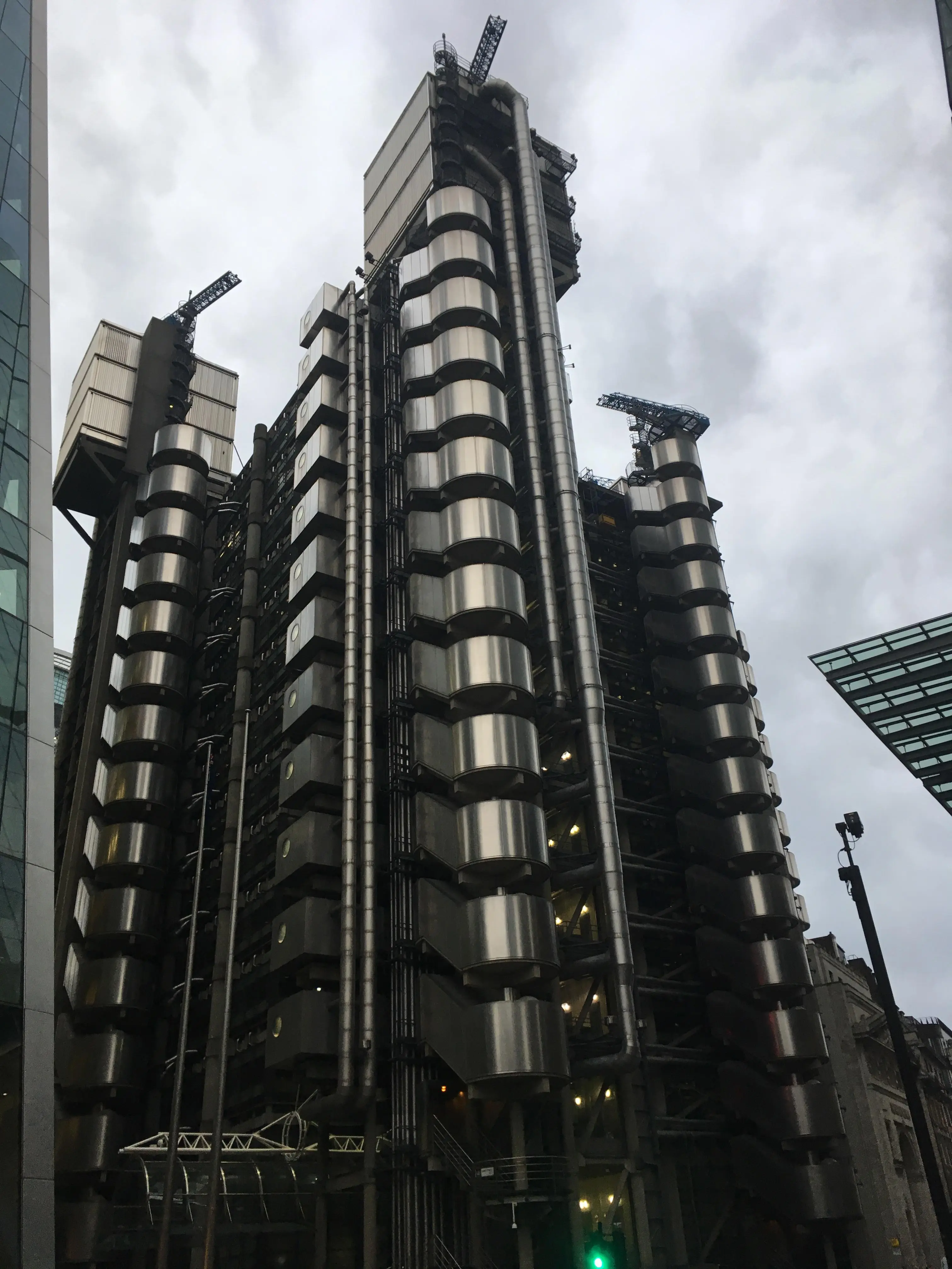 Lloyd's building aka the Inside-Out Building, London [building] | Scrolller