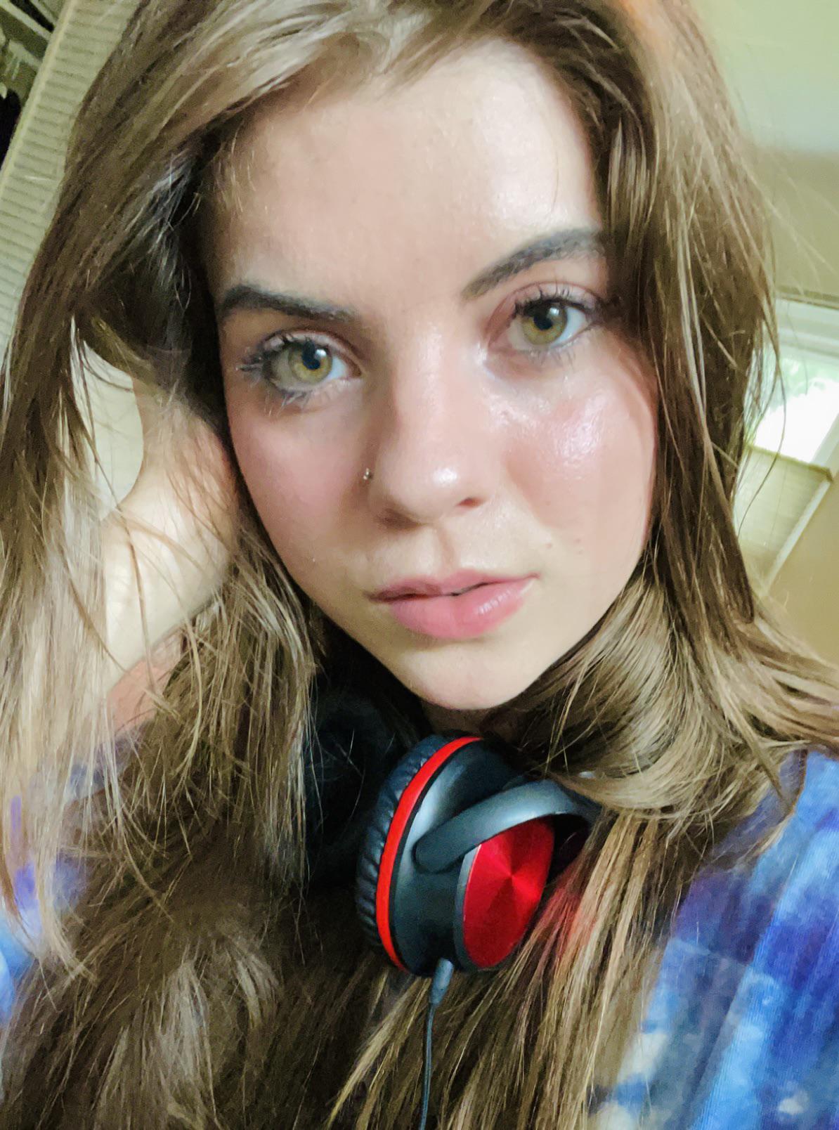 Looking like green olives 🫒 Scrolller