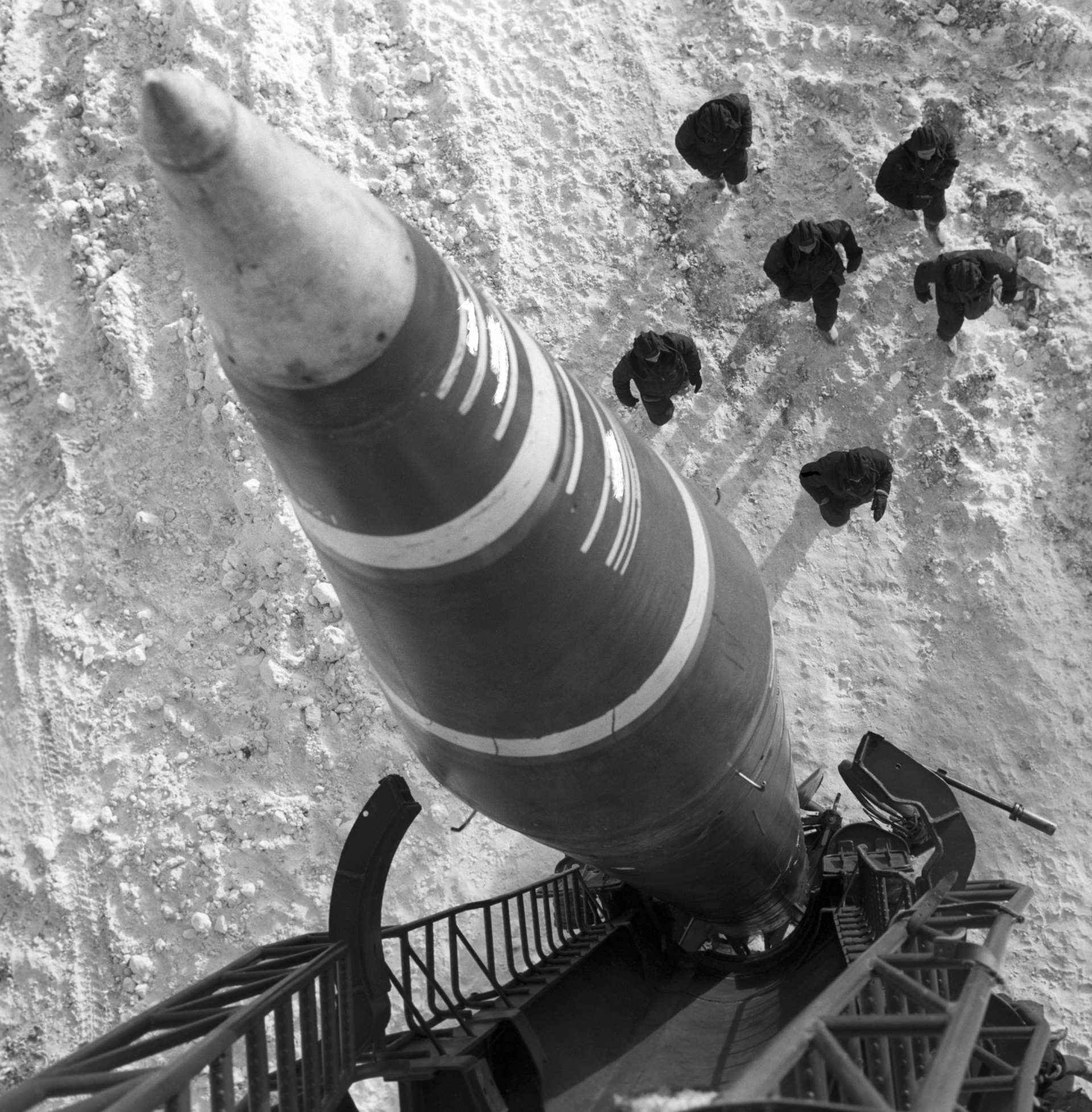 luna-m-soviet-short-range-artillery-rocket-system-photo-by-vladimir