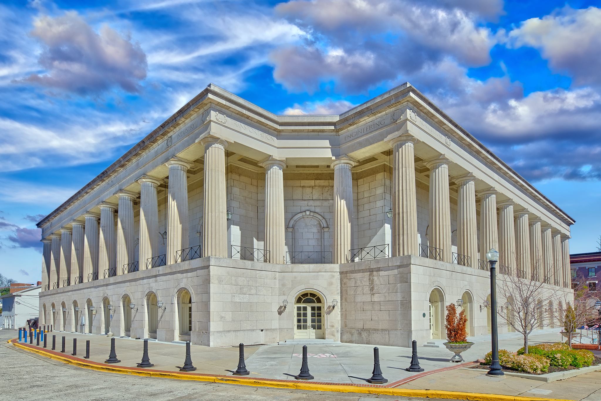 macon-city-auditorium-in-macon-ga-usa-built-in-1925-the-building-is