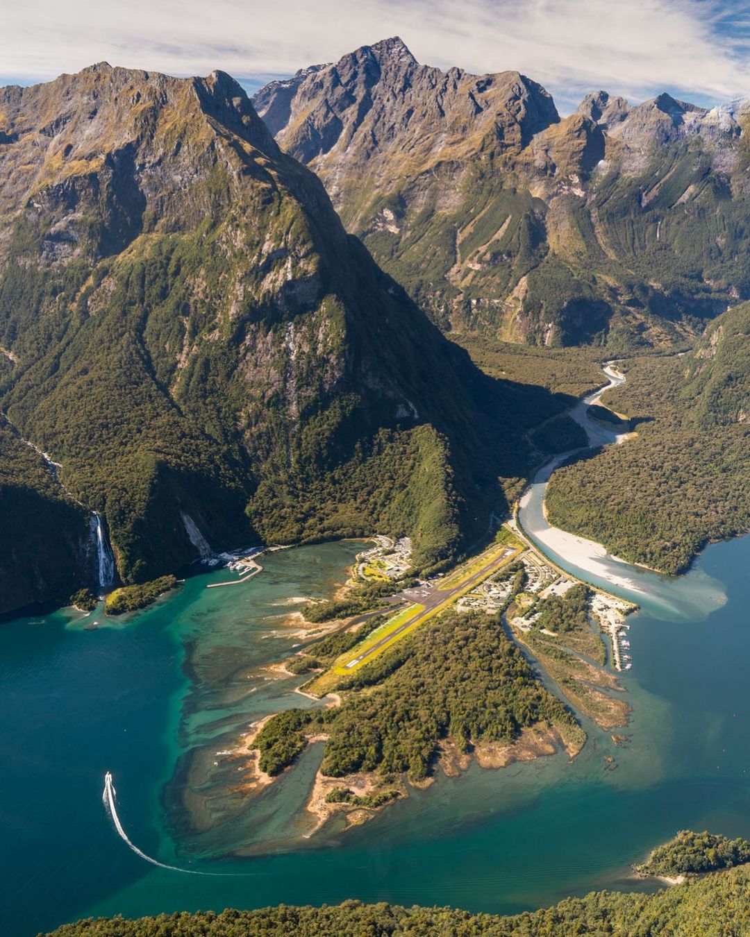 milford sound new zealand airport