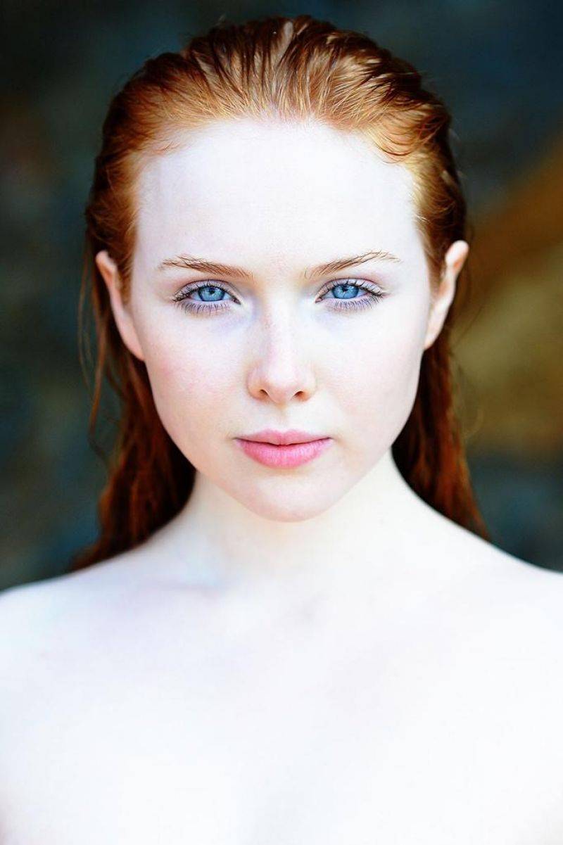 Molly Quinn Scrolller 4120