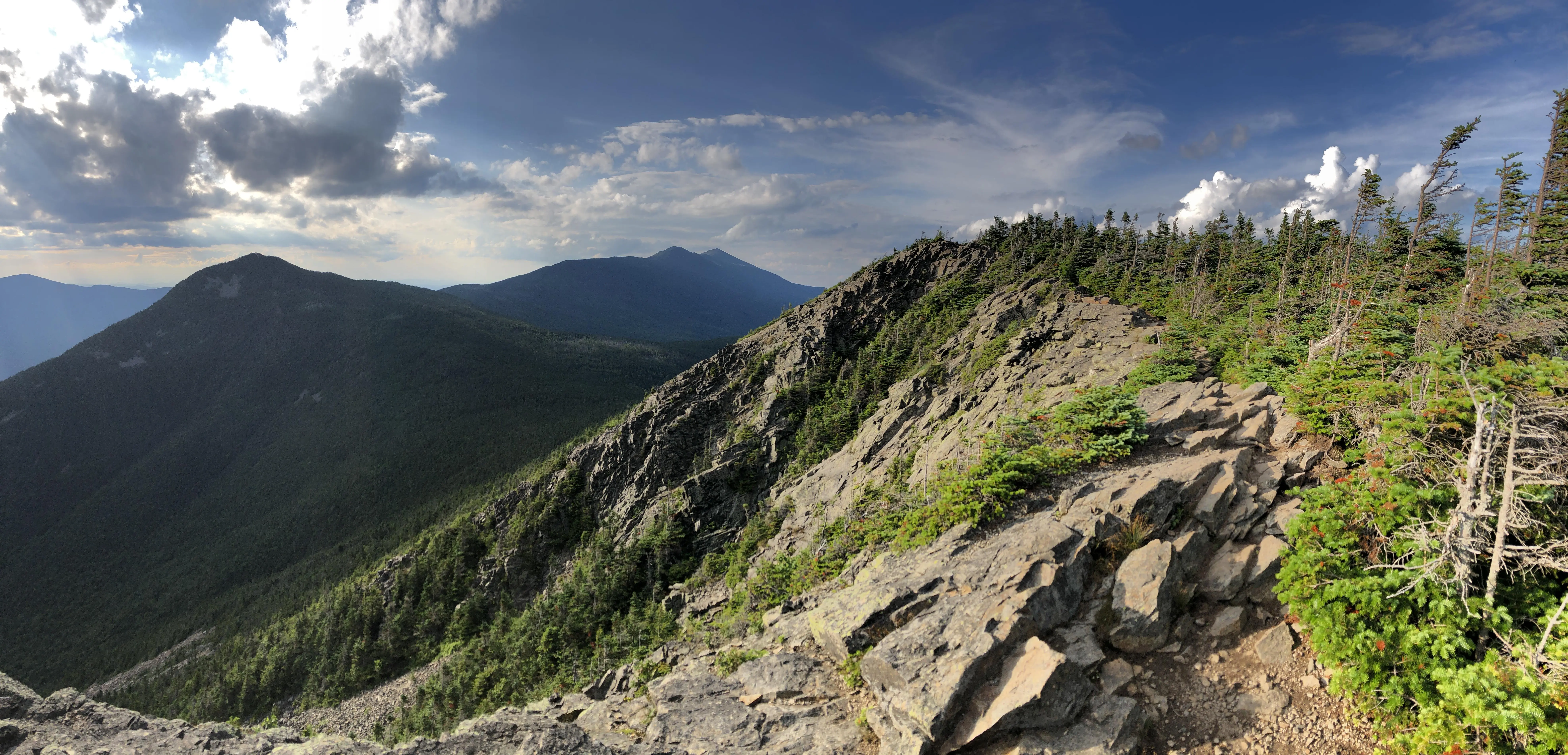 Mount Flume, New Hampshire - Transcendent Lighting [7900 × 3806] (OC ...