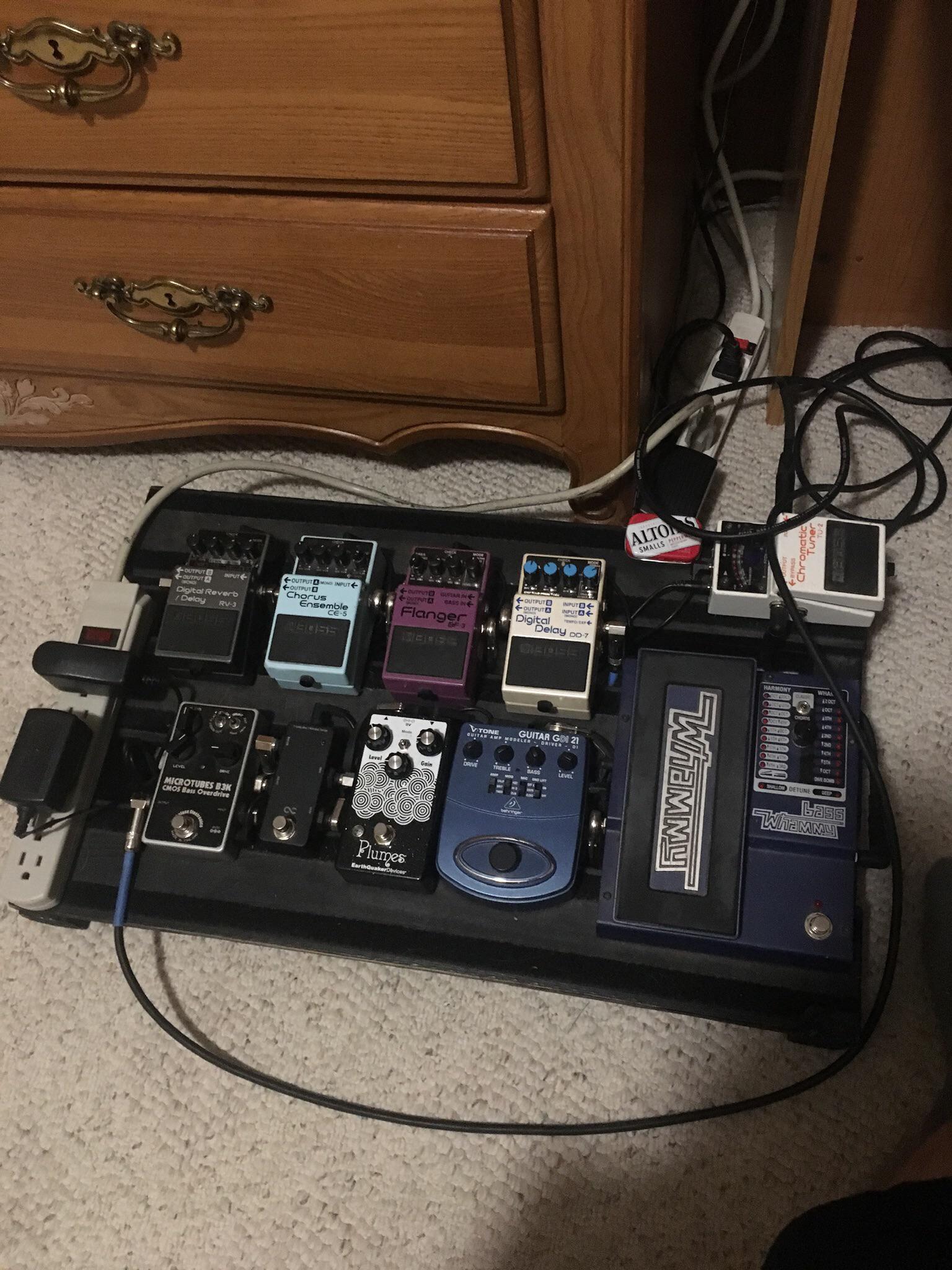 My current bass pedalboard setup Scrolller