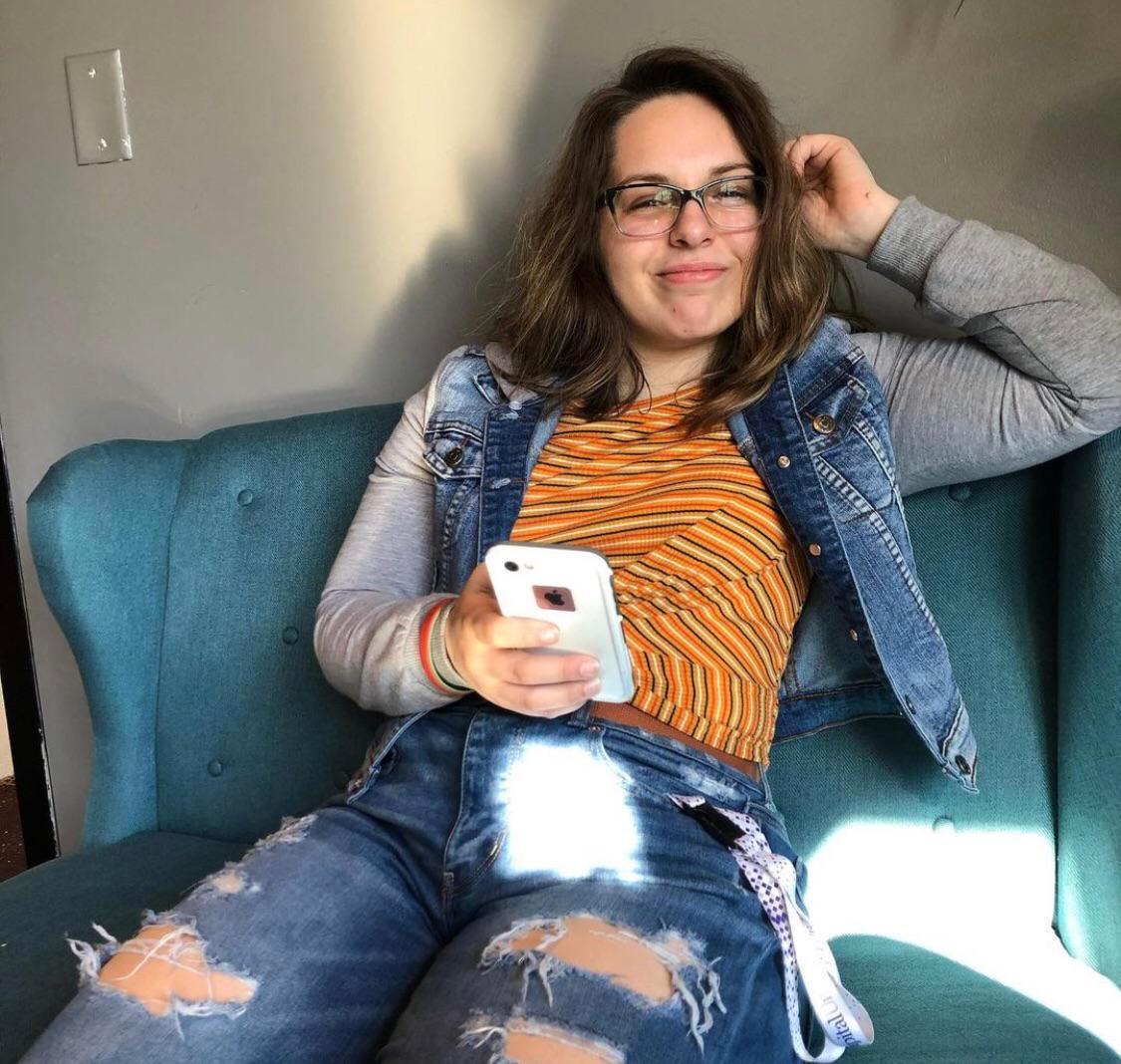 Gf is out of state, anyone wanna pretend to be my dad, and text her? Scrolller