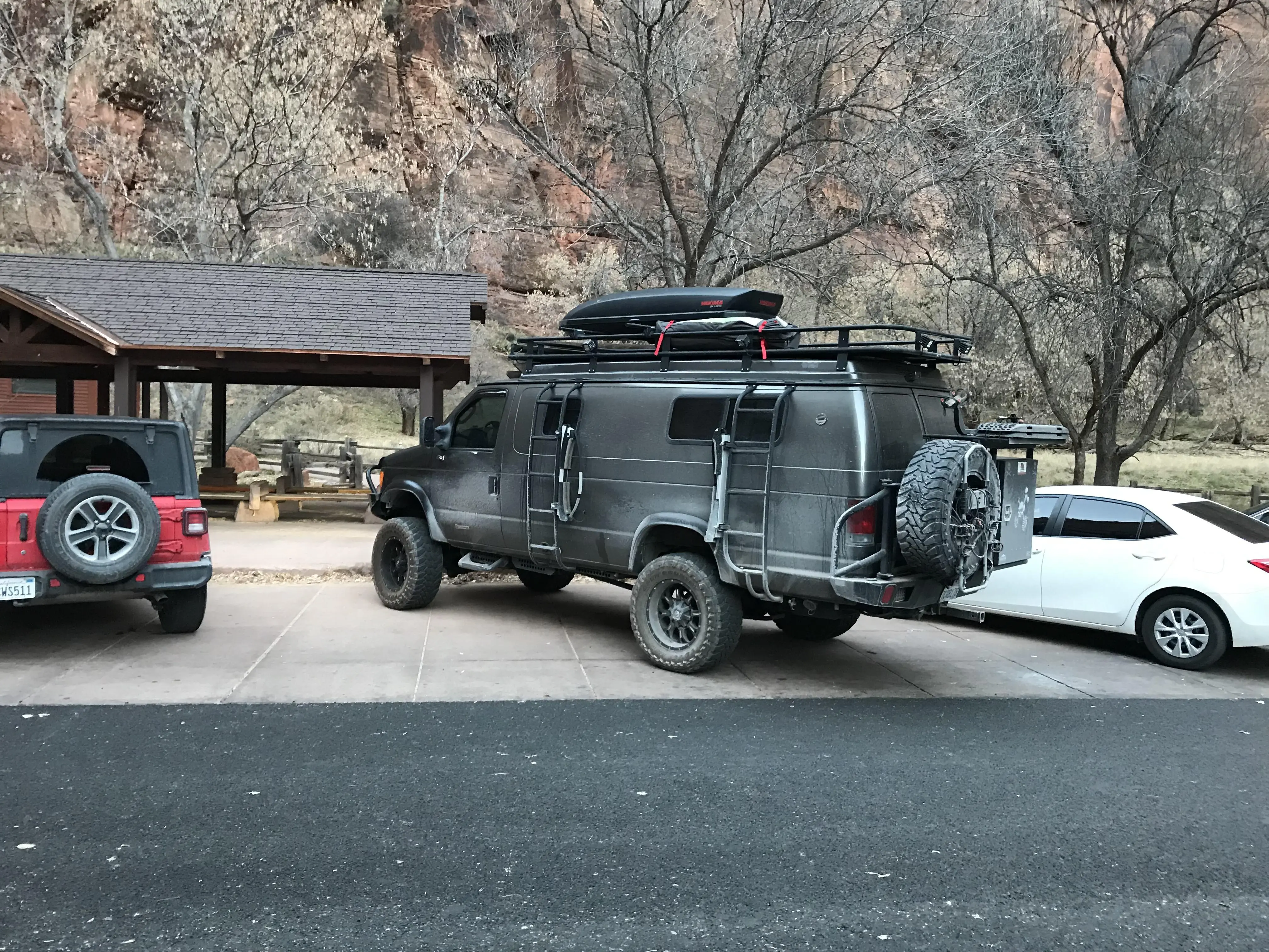 Nice rig seen in Zion this afternoon! Which one of you guys is this ...