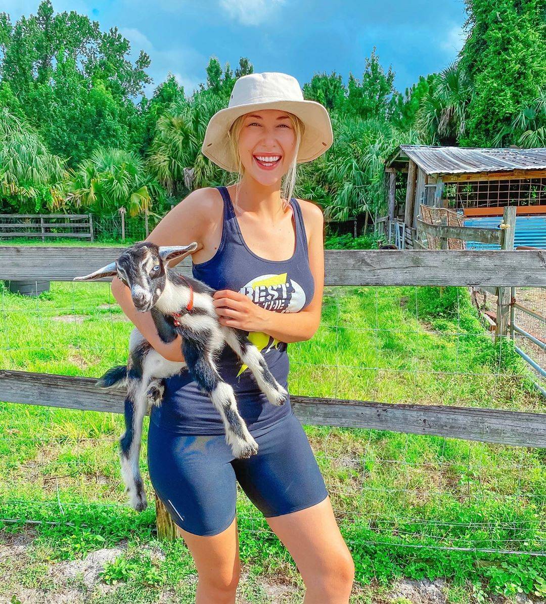 Noelle Foley | Scrolller