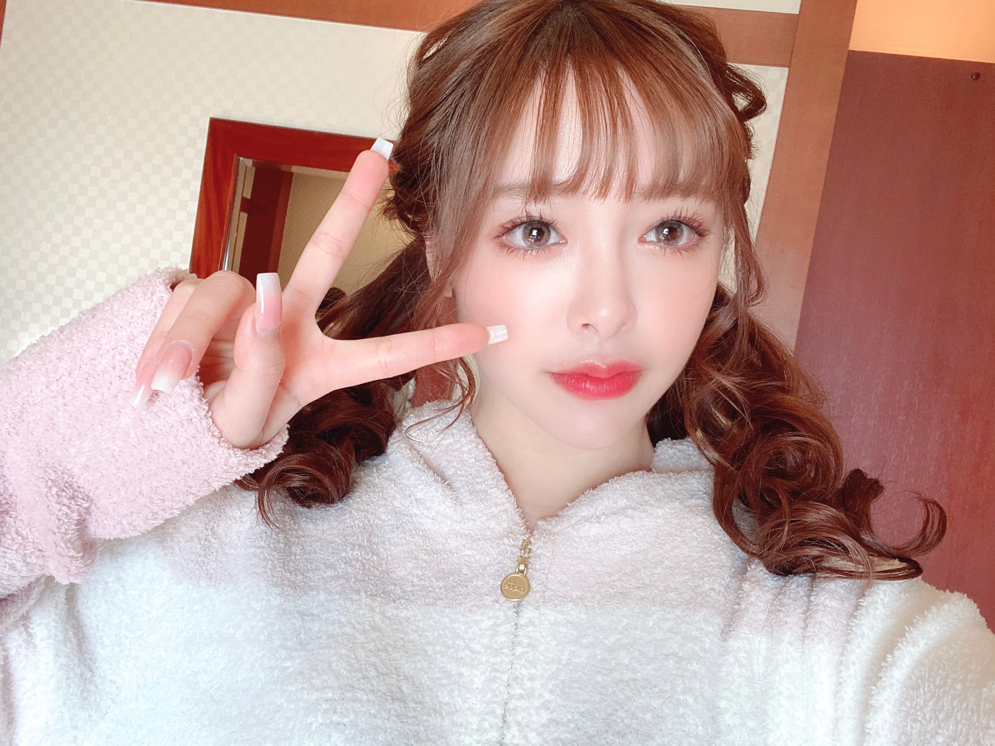 Ogura Yuna | Scrolller