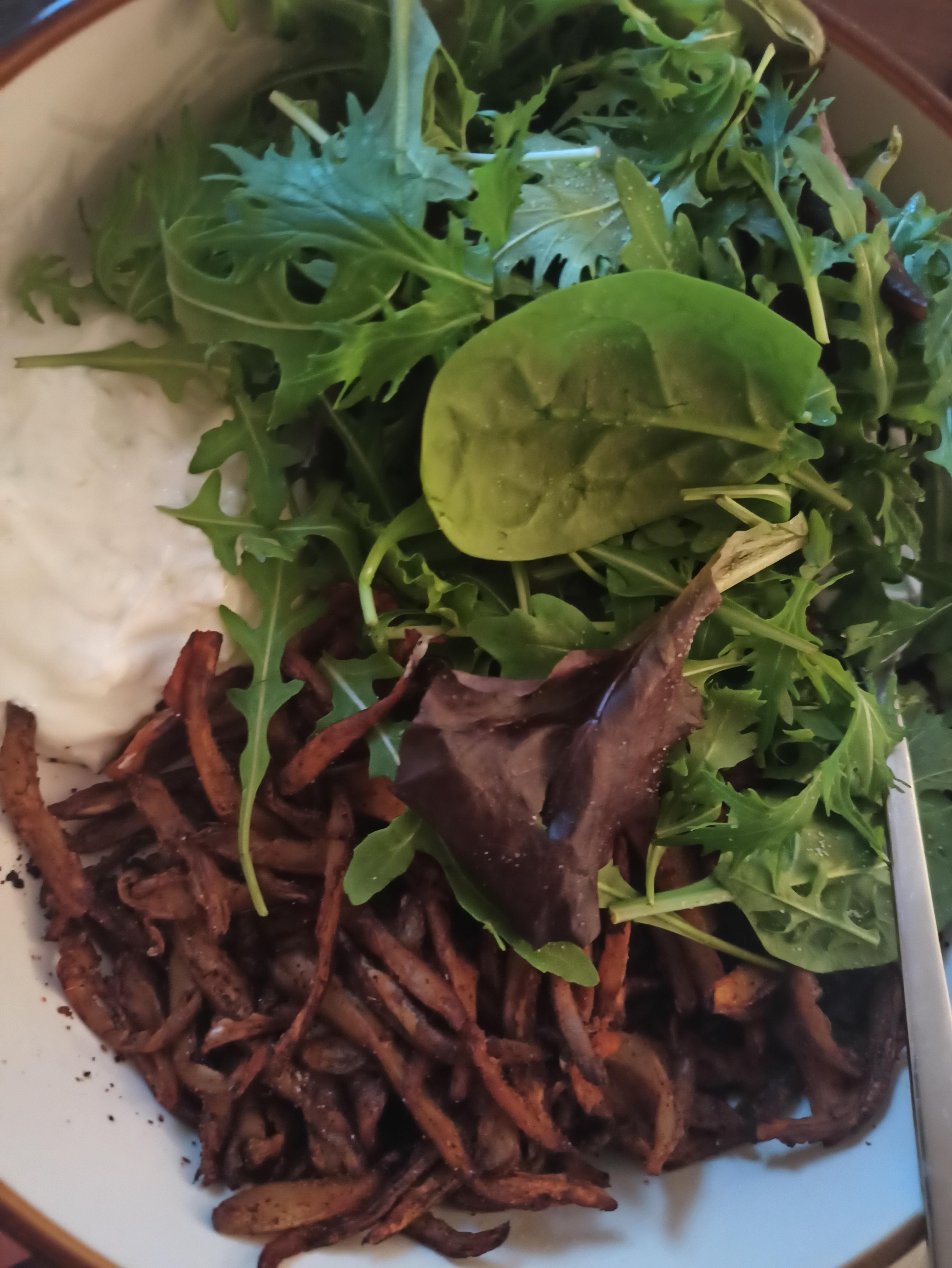 Oyster mushroom gyros with tzatziki and salad. It's seriously delicious! 260 cals Scrolller