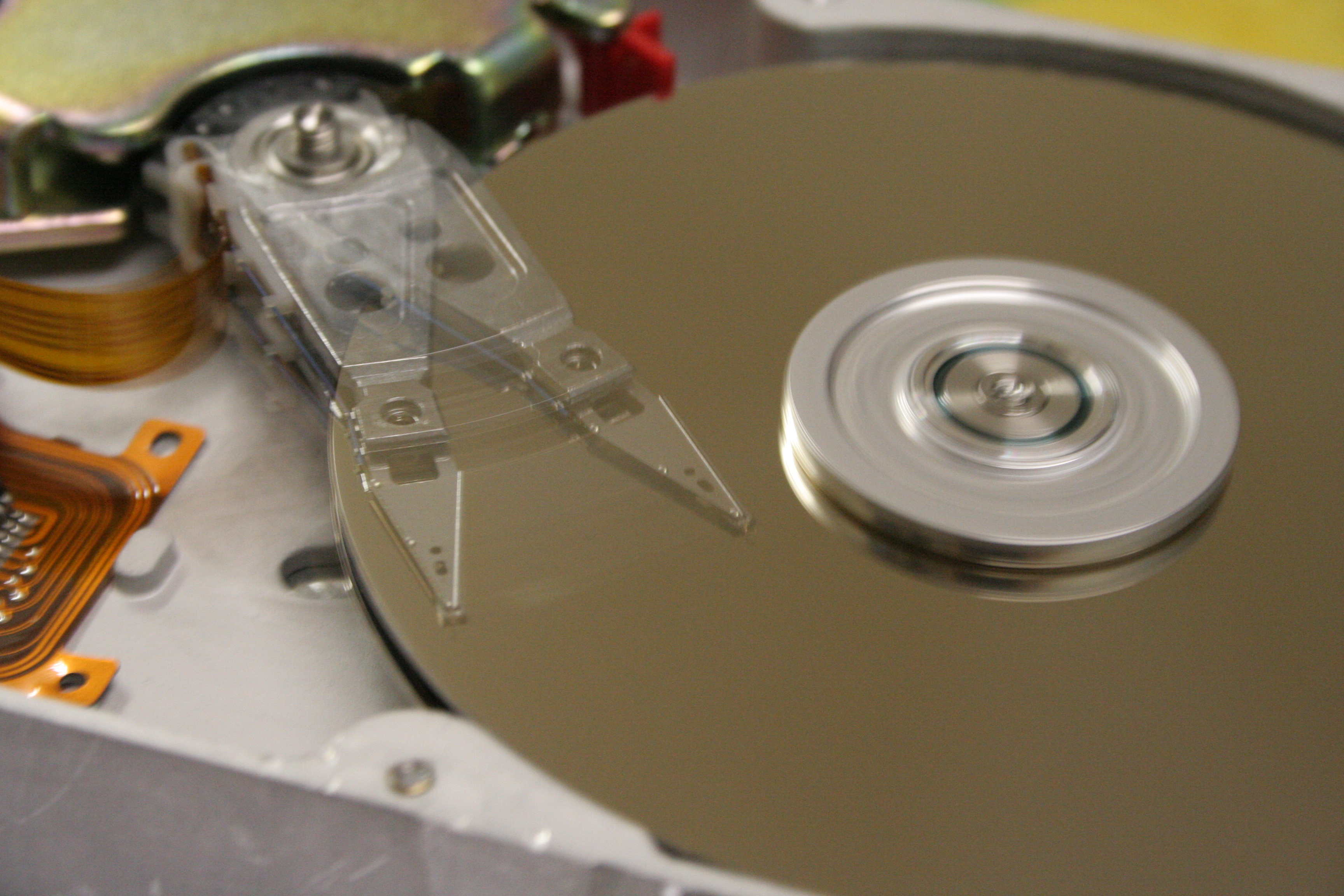 Picture of a spinning hard disk [1024x683] | Scrolller