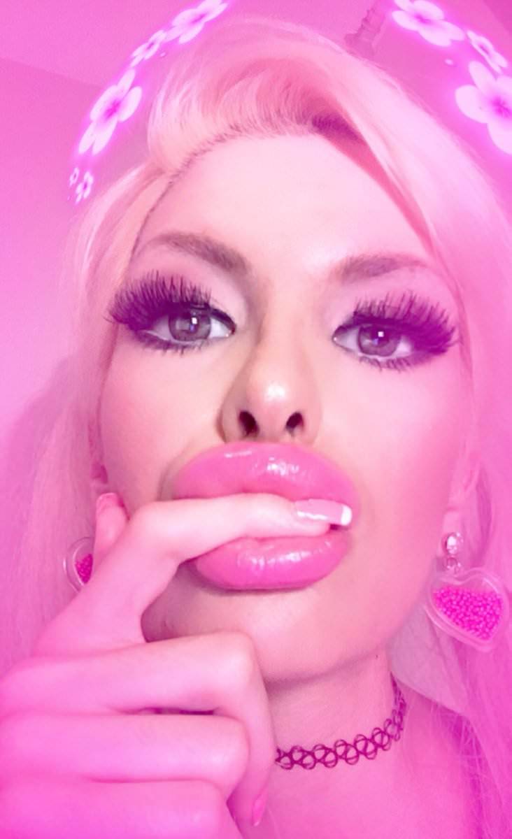 Pink Bimbo Lips Scrolller