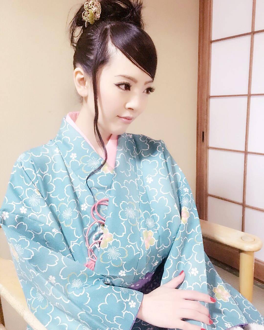 Reddit Hitomi