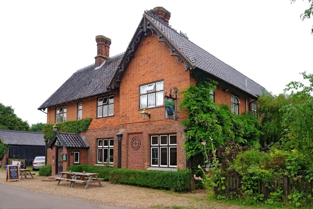 Pub Photo of the Week Homersfield Black Swan Scrolller