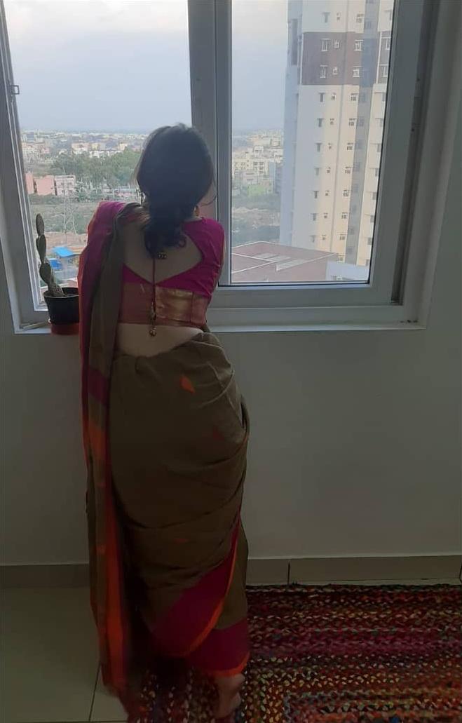 Quarantine days are though for bhabhi | Scrolller