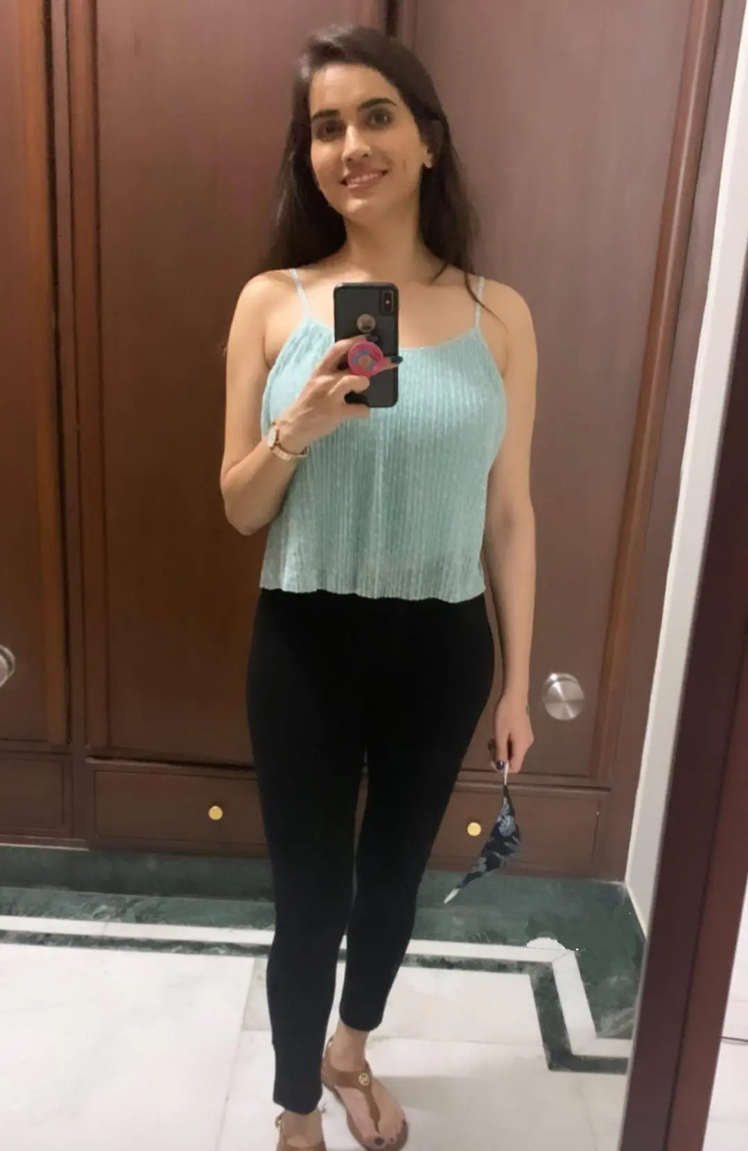 Randi saali | Scrolller
