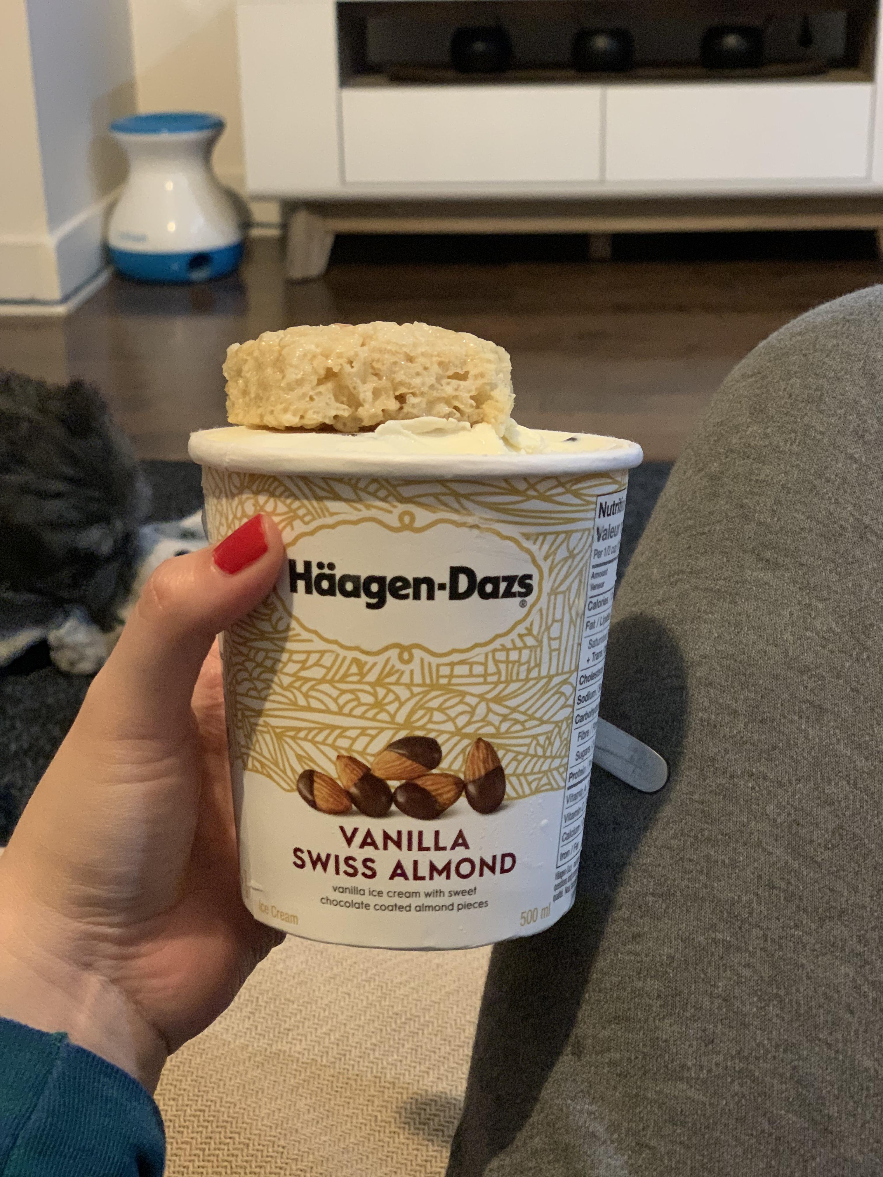 Rice Krispie & ice cream ! 🤤 | Scrolller