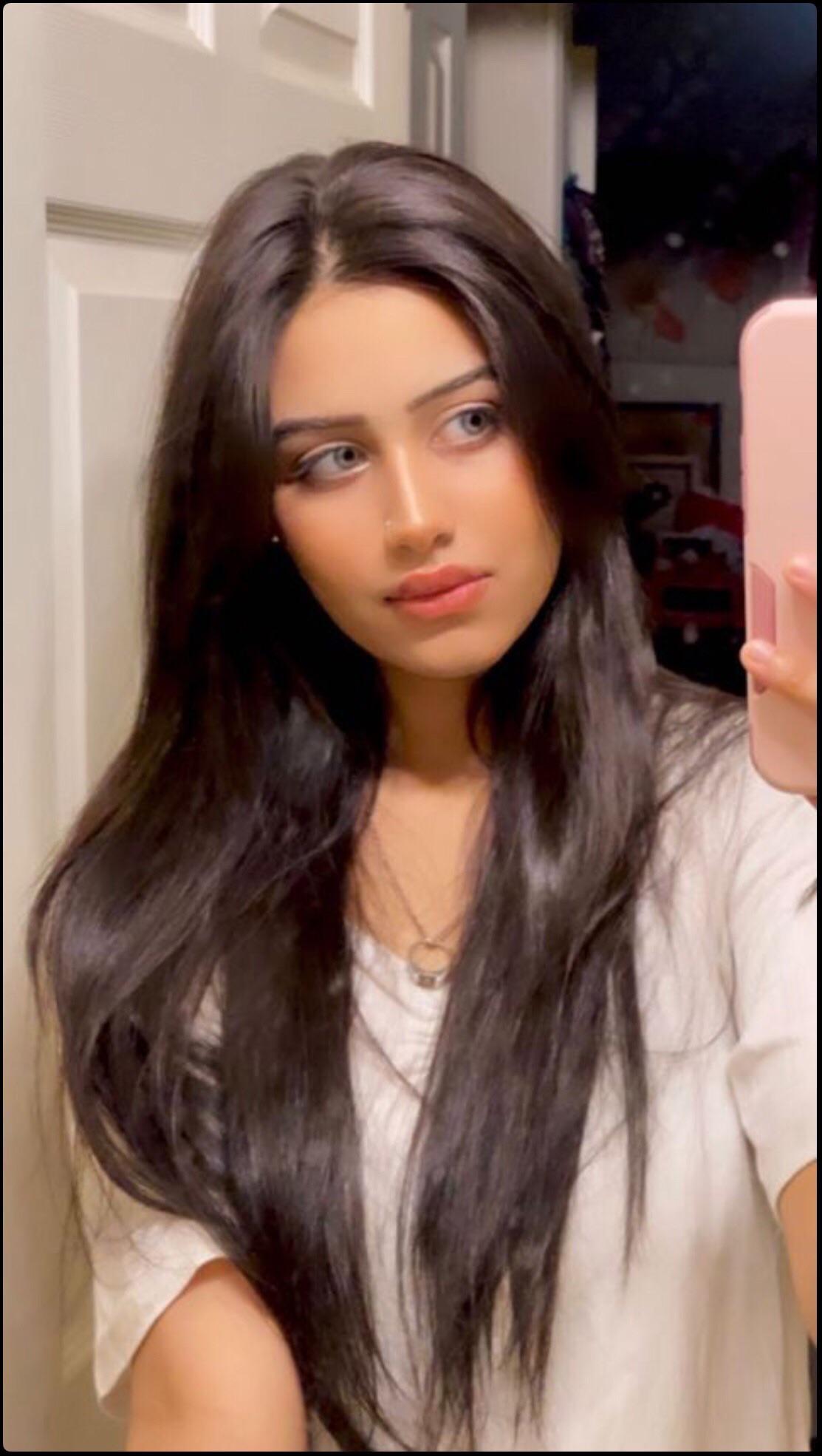 Rimsha Azhar😍 | Scrolller