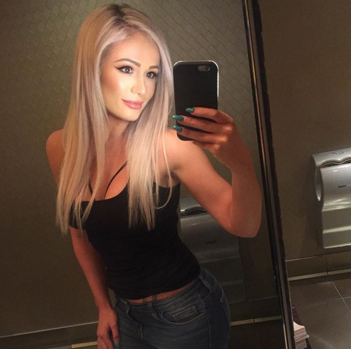 Scarlett Bordeaux Scrolller
