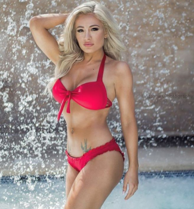 Scarlett Bordeaux Scrolller