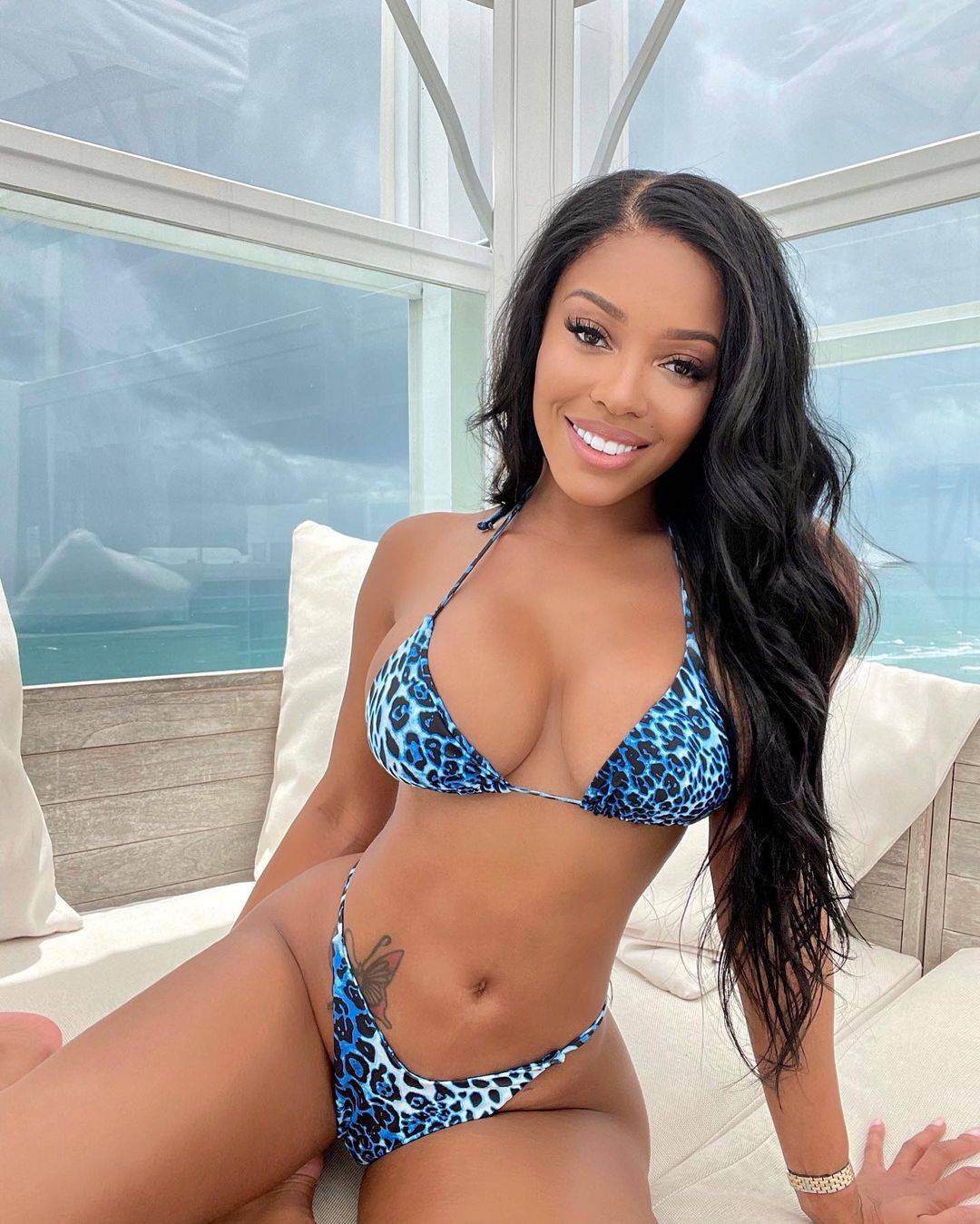 Sheneka Adams | Scrolller
