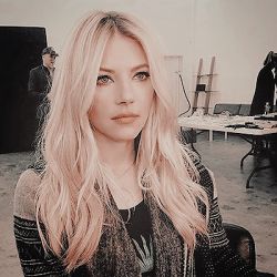 She's probably the prettiest women in history Scrolller