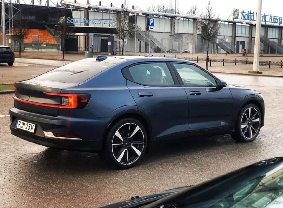 Polestar 2 Midnight