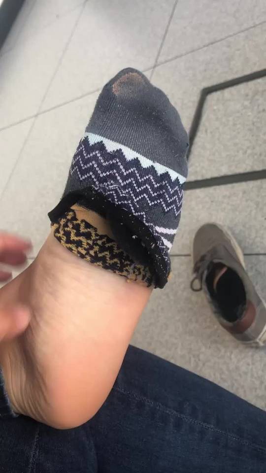 Slipped out of class to get this video for a repeat buyer. Want me to do a custom wear for you next? Or you can choose from my pre-worns 😊
