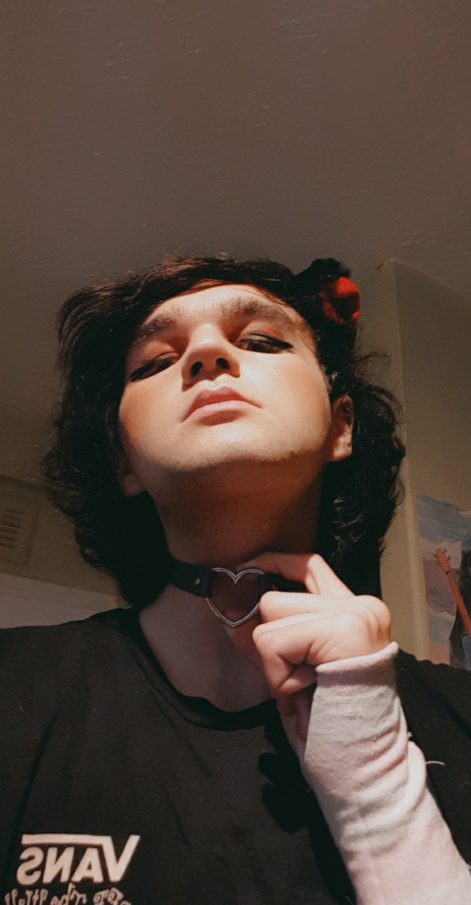 Snap my choker | Scrolller