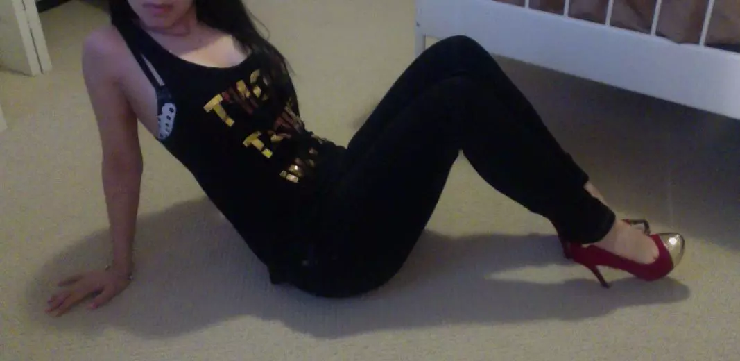 [SNAP] Who loves curvy Persian gals? Get your daily dose of 32DDDs. Info in comments. :)