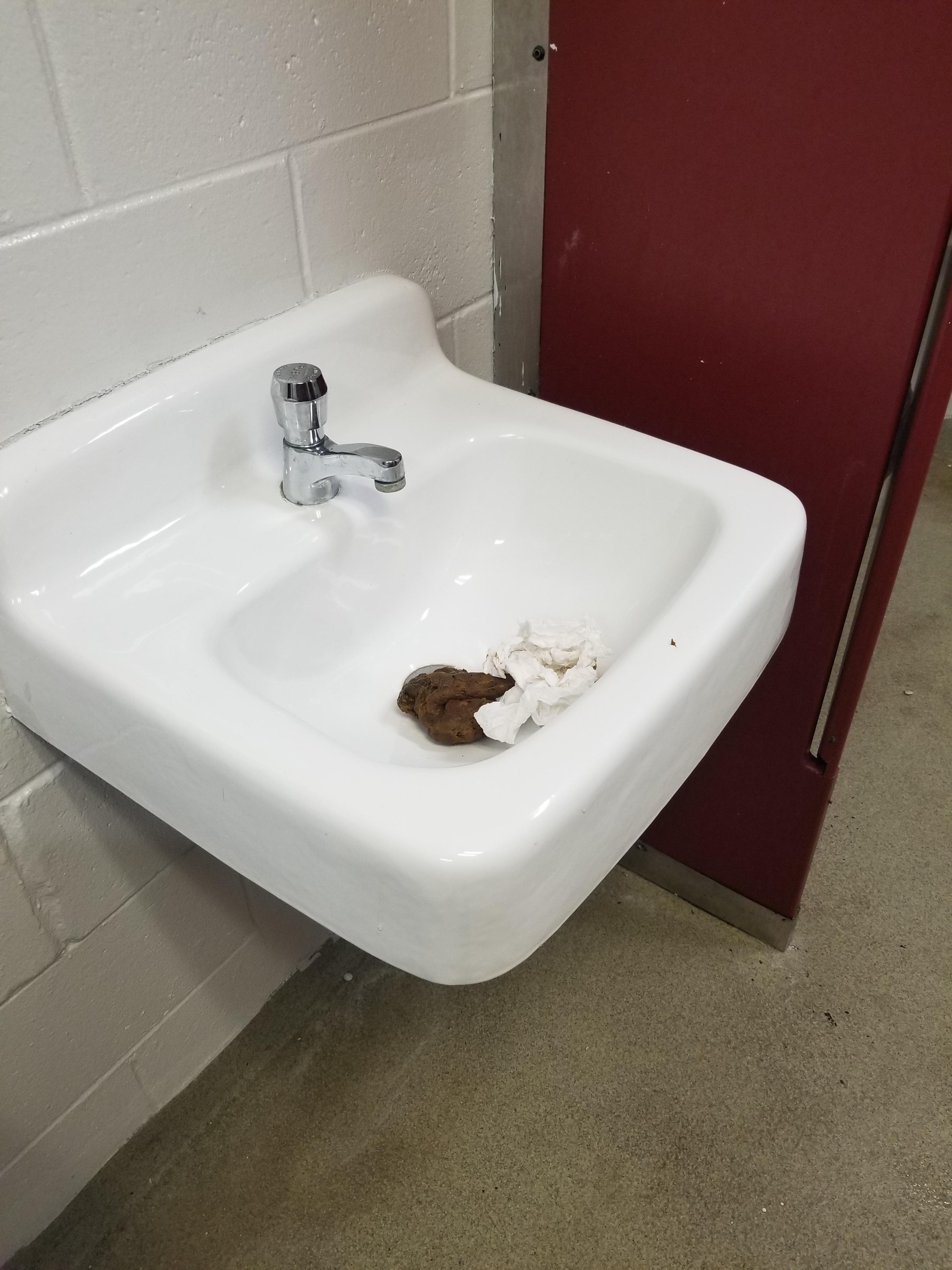 In the sink! March 26 2021 Scrolller