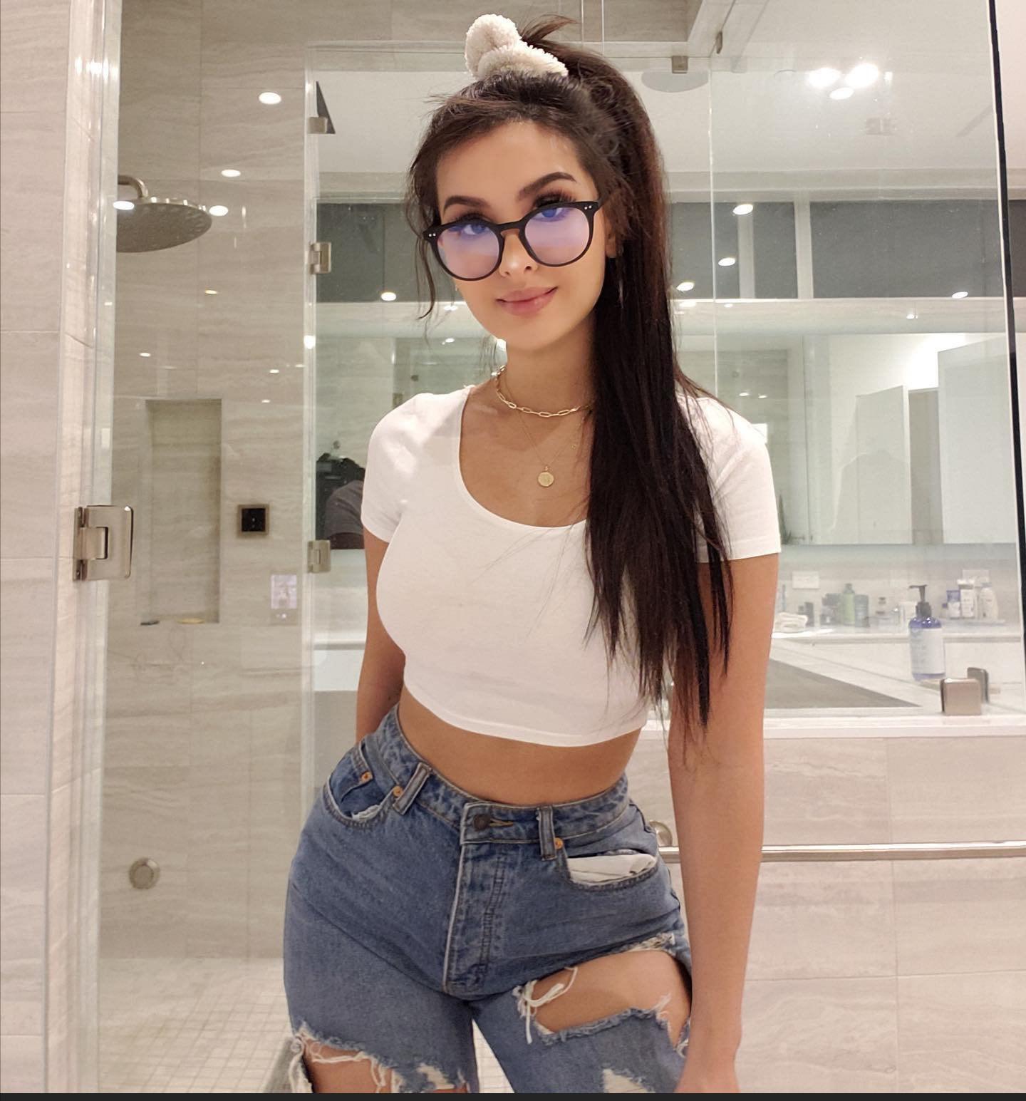 Sssniperwolf Scrolller