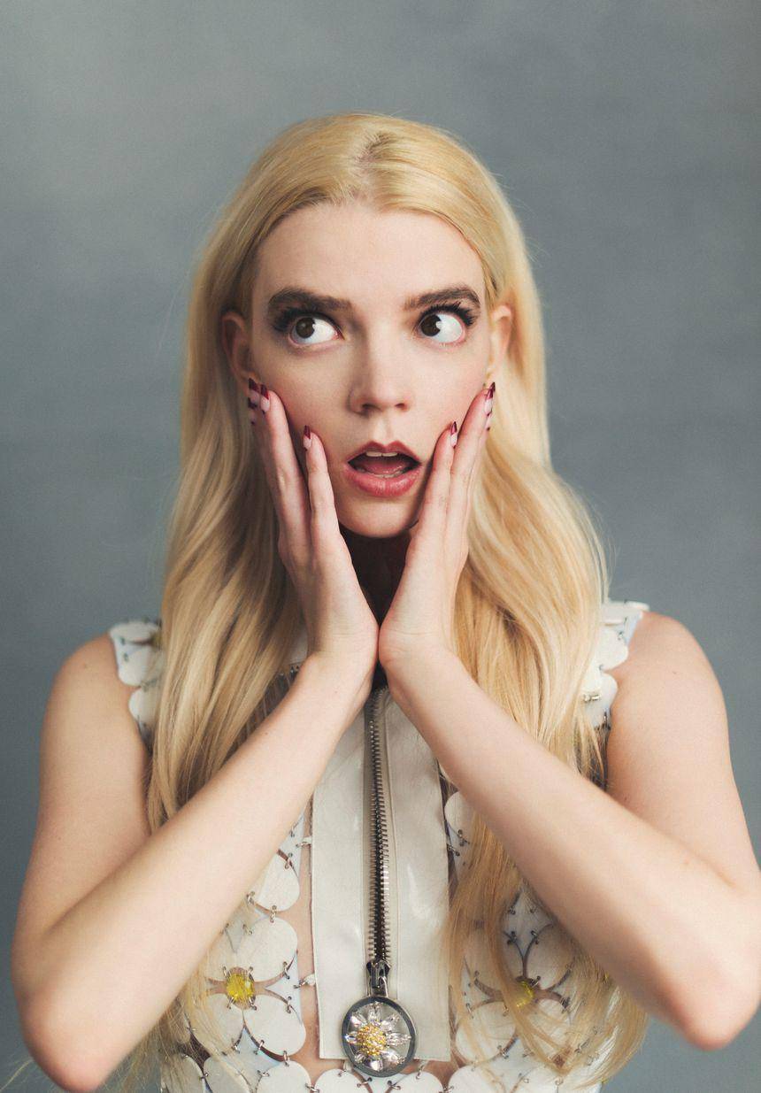 Surprised Anya Taylor Joy Scrolller