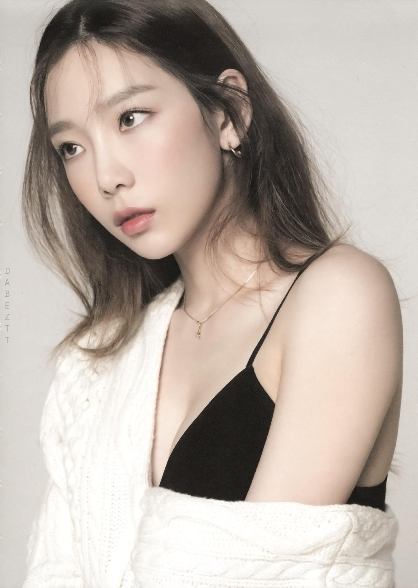 Taeyeon so beautiful and nice cleavage | Scrolller